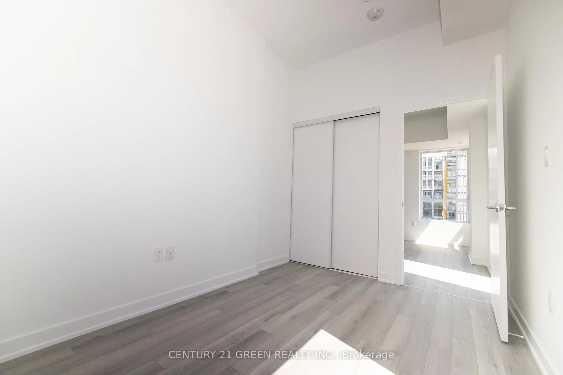 Photo 13 of Unit 524, 1005 Dundas Street E, Oakville, Joshua Meadows — HOMEH