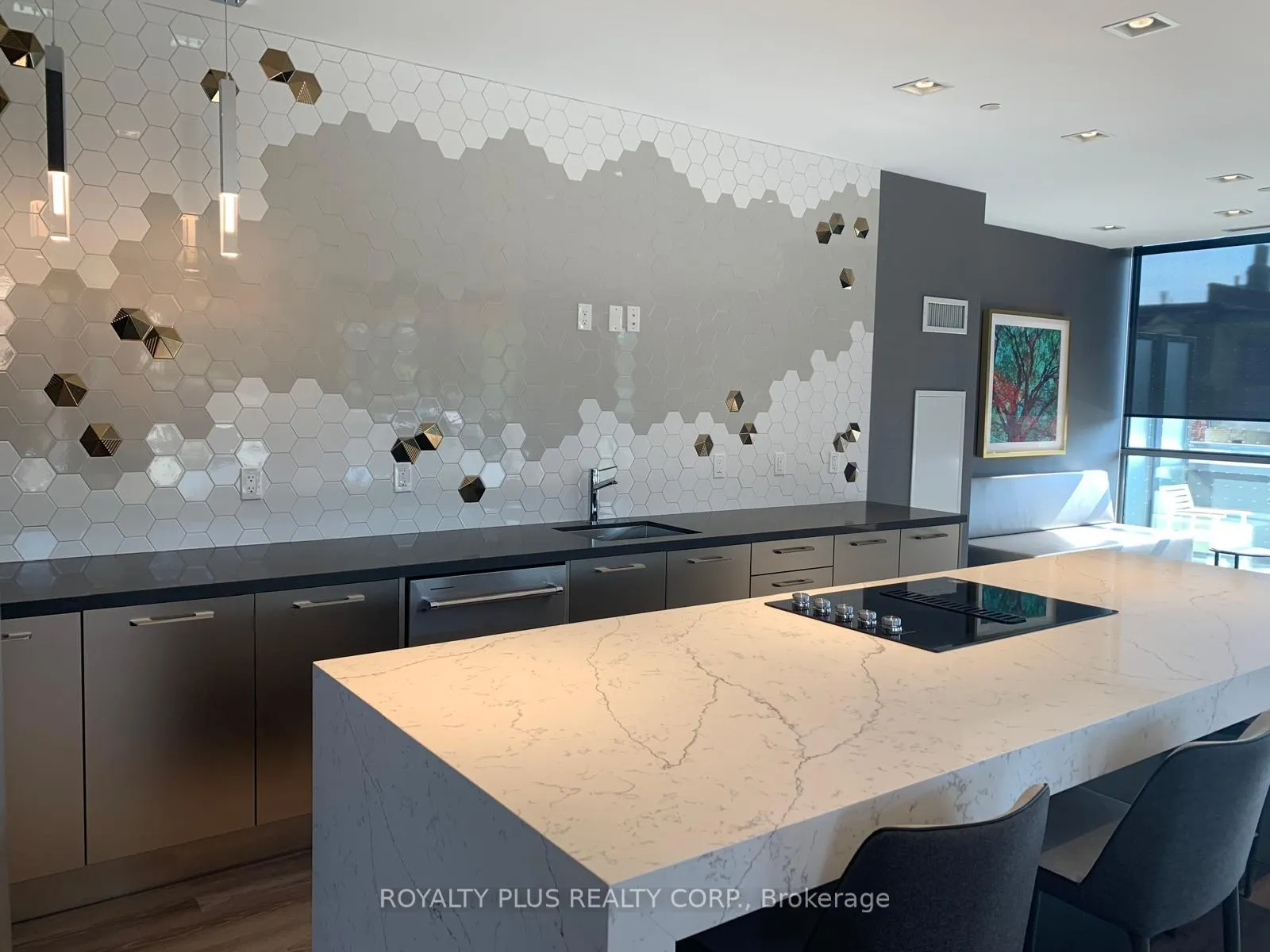 Photo 6 of Unit 710, 181 Bedford Road, Toronto, The Annex — HOMEH