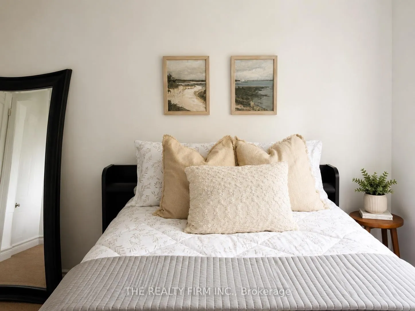 Photo 15 of 789 Fieldgate Circle, London, East I — HOMEH