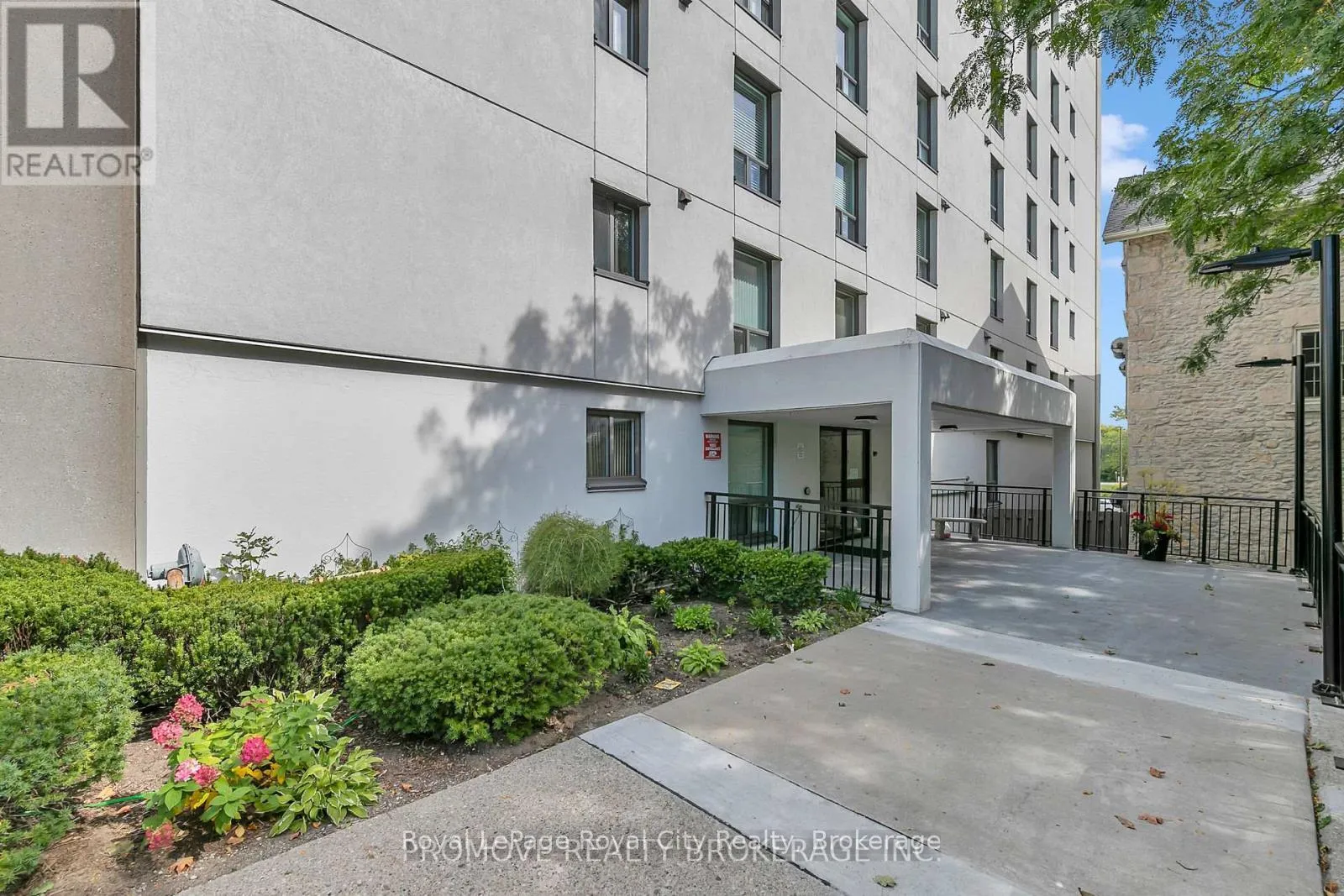 Photo 2 of Unit 906, 358 Waterloo Avenue, Guelph, Junction/Onward Willow — HOMEH