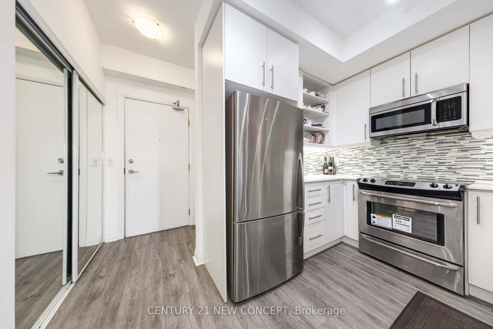 Photo 3 of Unit 409, 55 Oneida Crescent, Richmond Hill, Langstaff — HOMEH