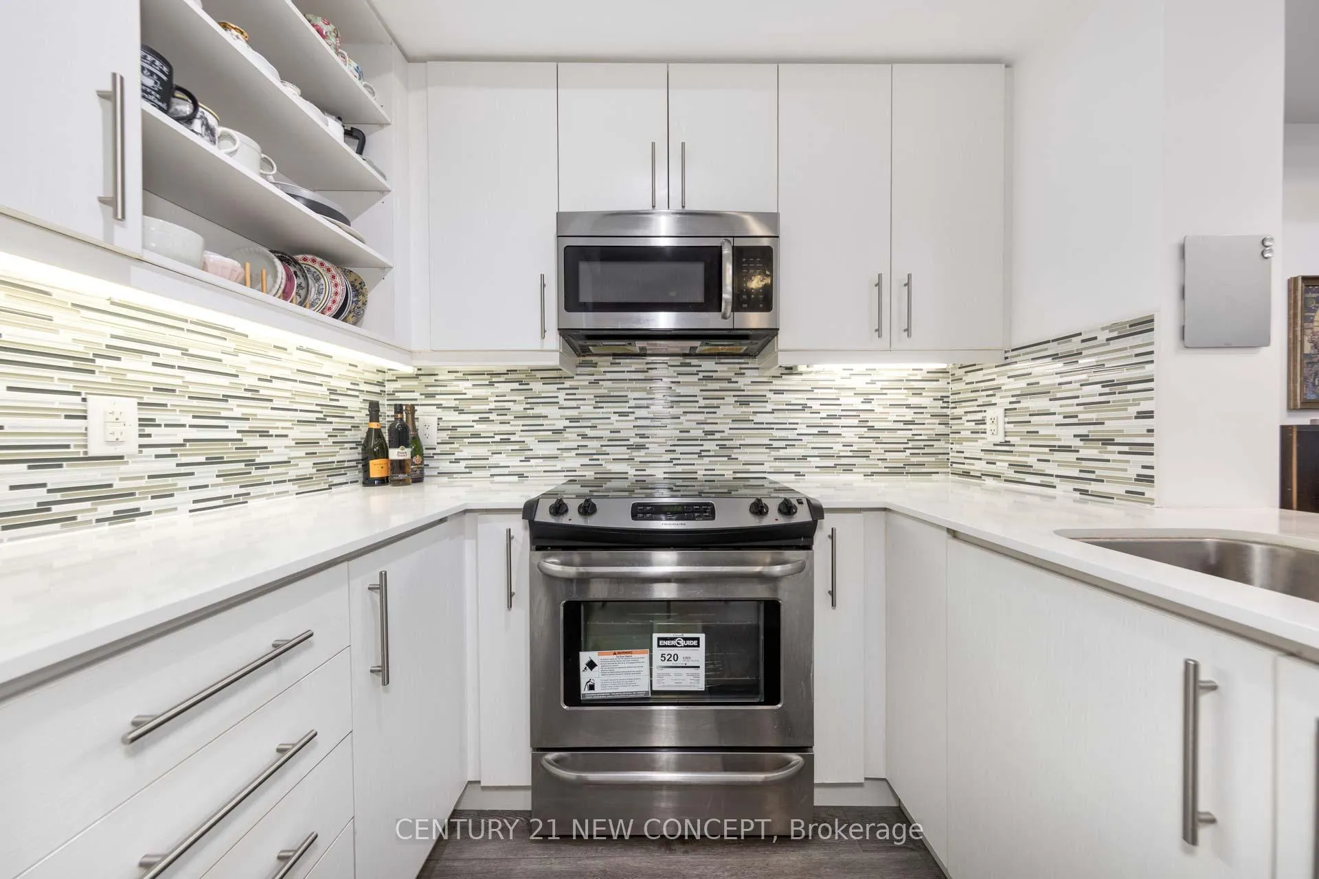 Photo 5 of Unit 409, 55 Oneida Crescent, Richmond Hill, Langstaff — HOMEH