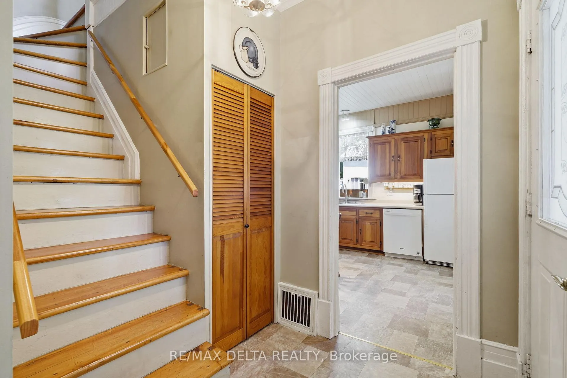 Photo 6 of 28 Jay Street, Champlain, Vankleek Hill — HOMEH