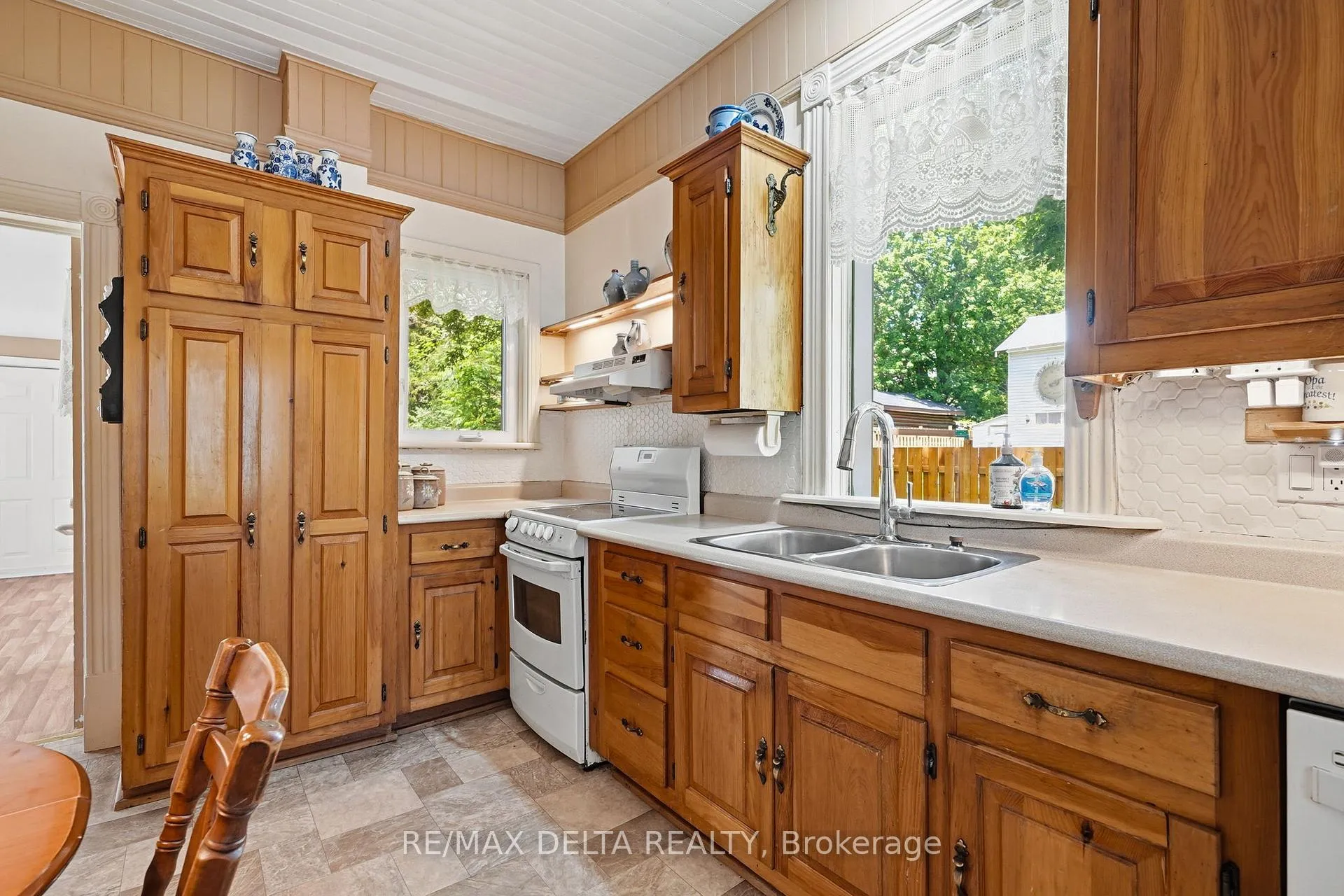 Photo 10 of 28 Jay Street, Champlain, Vankleek Hill — HOMEH