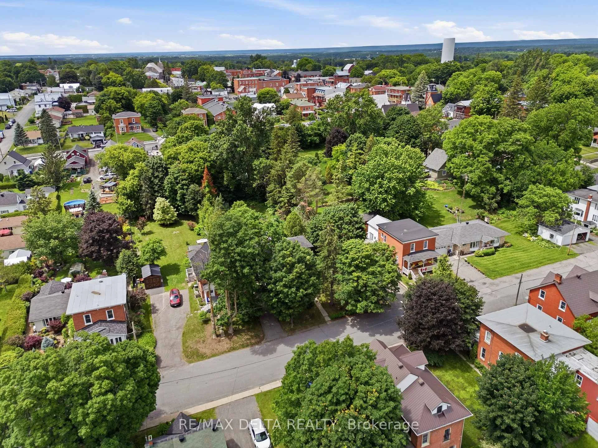 Photo 37 of 28 Jay Street, Champlain, Vankleek Hill — HOMEH