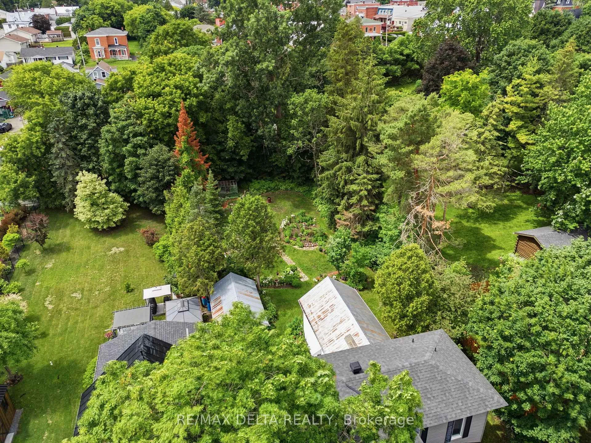 Photo 38 of 28 Jay Street, Champlain, Vankleek Hill — HOMEH