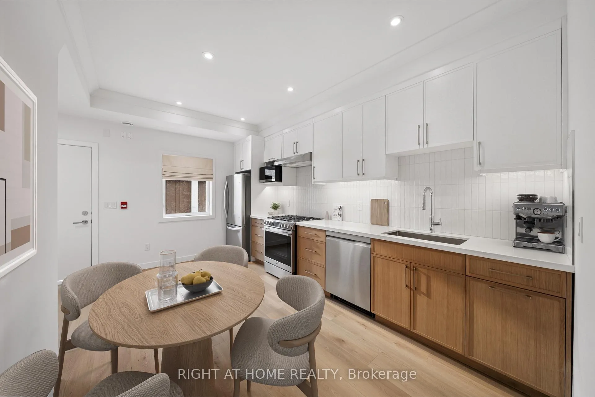 Photo 2 of Unit 10, 91 Barton Avenue, Toronto, The Annex — HOMEH