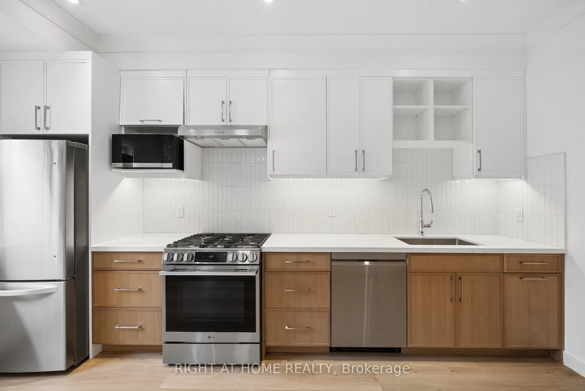 Photo 3 of Unit 10, 91 Barton Avenue, Toronto, The Annex — HOMEH