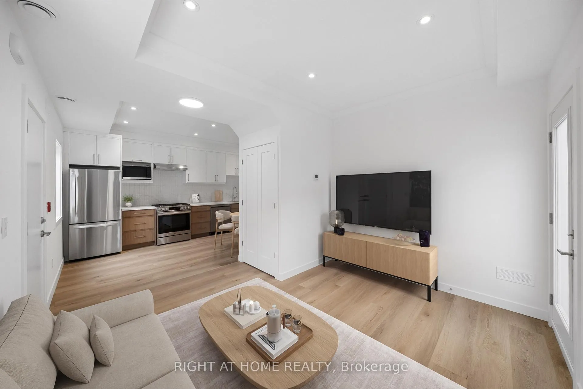 Photo 5 of Unit 10, 91 Barton Avenue, Toronto, The Annex — HOMEH
