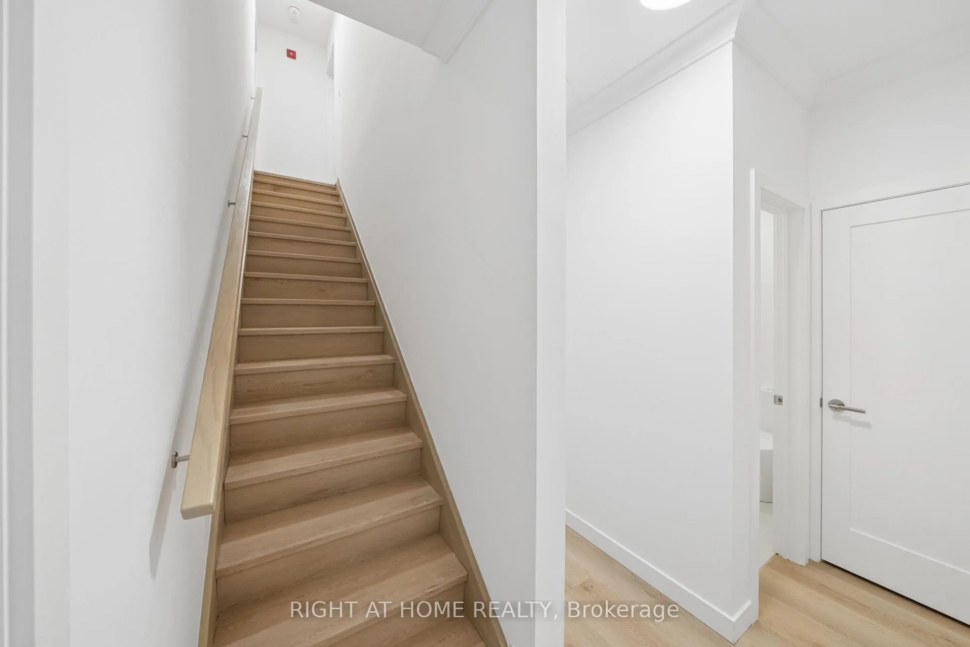 Photo 15 of Unit 10, 91 Barton Avenue, Toronto, The Annex — HOMEH