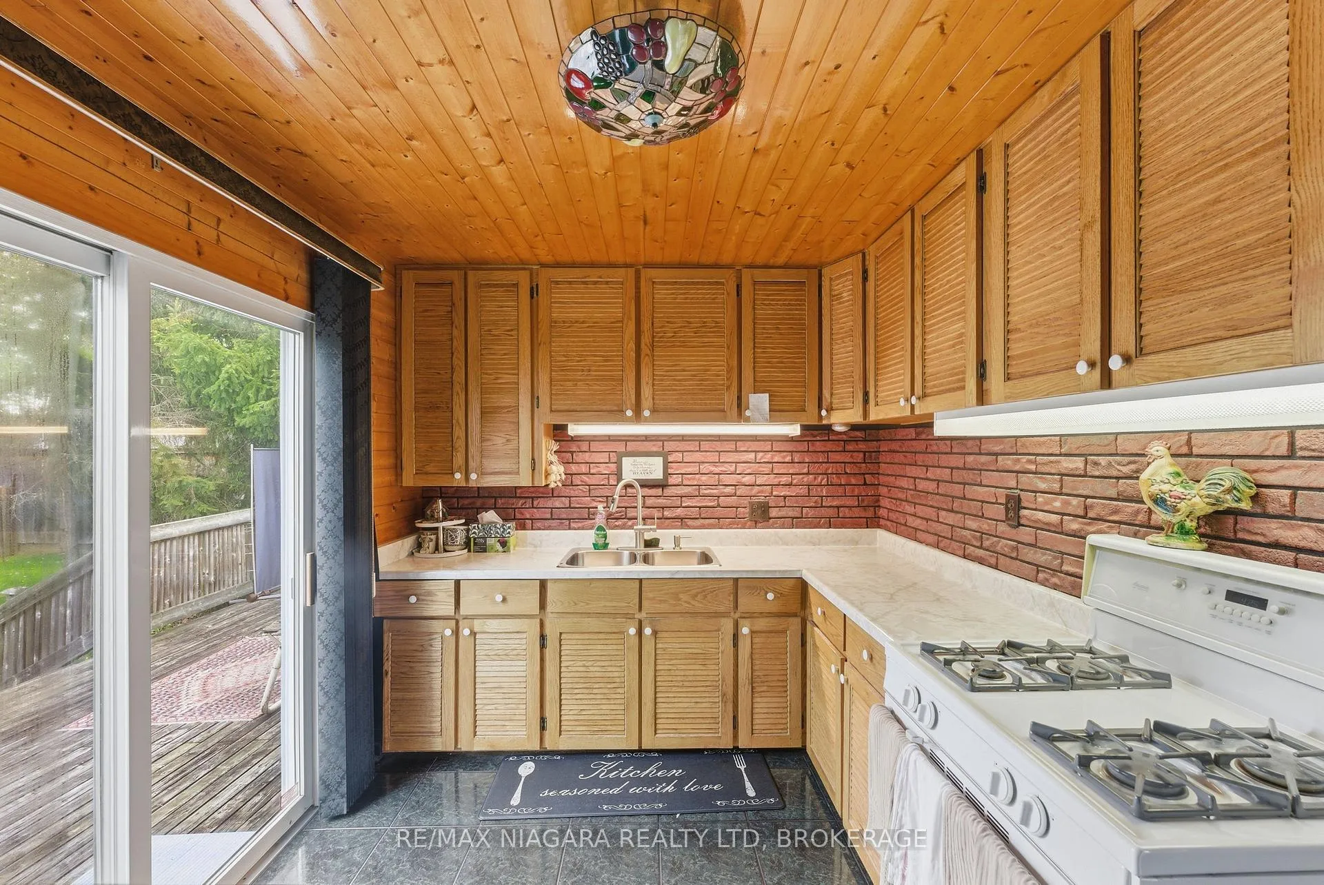 Photo 5 of 5 Verne Avenue, Welland, Broadway — HOMEH