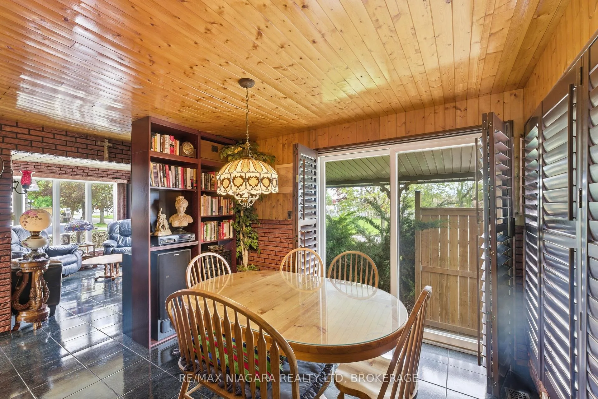 Photo 8 of 5 Verne Avenue, Welland, Broadway — HOMEH