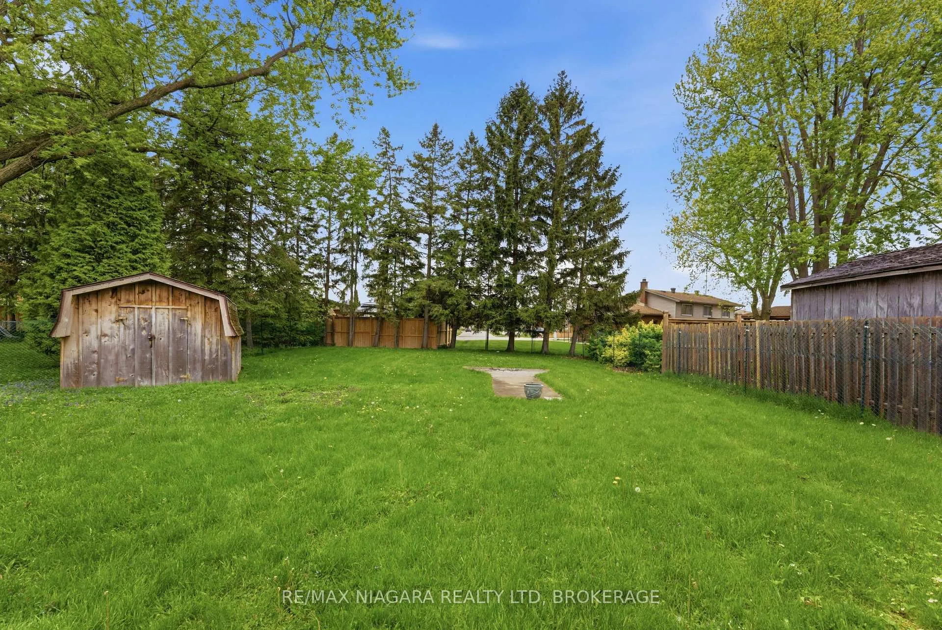 Photo 21 of 5 Verne Avenue, Welland, Broadway — HOMEH