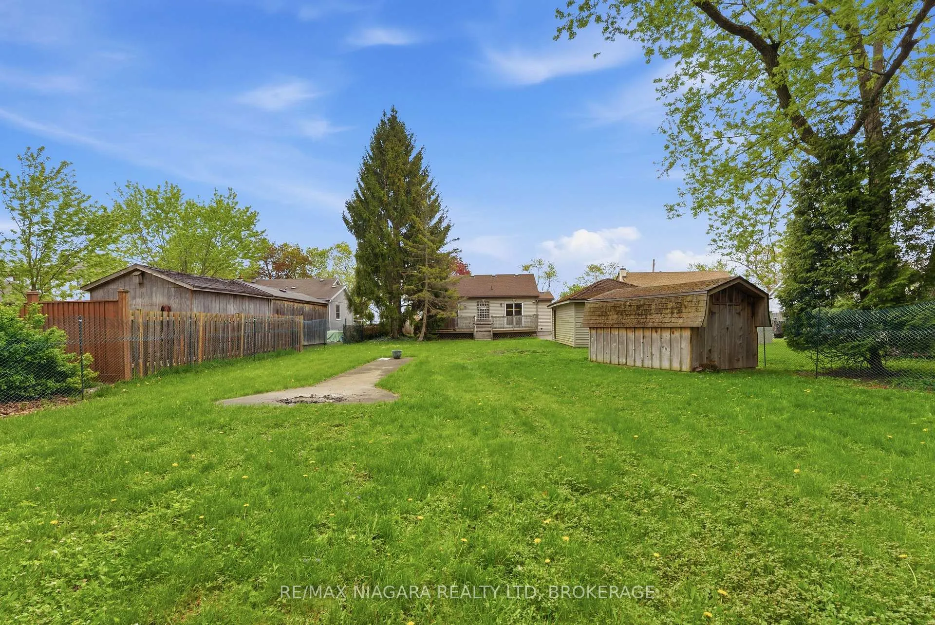 Photo 22 of 5 Verne Avenue, Welland, Broadway — HOMEH