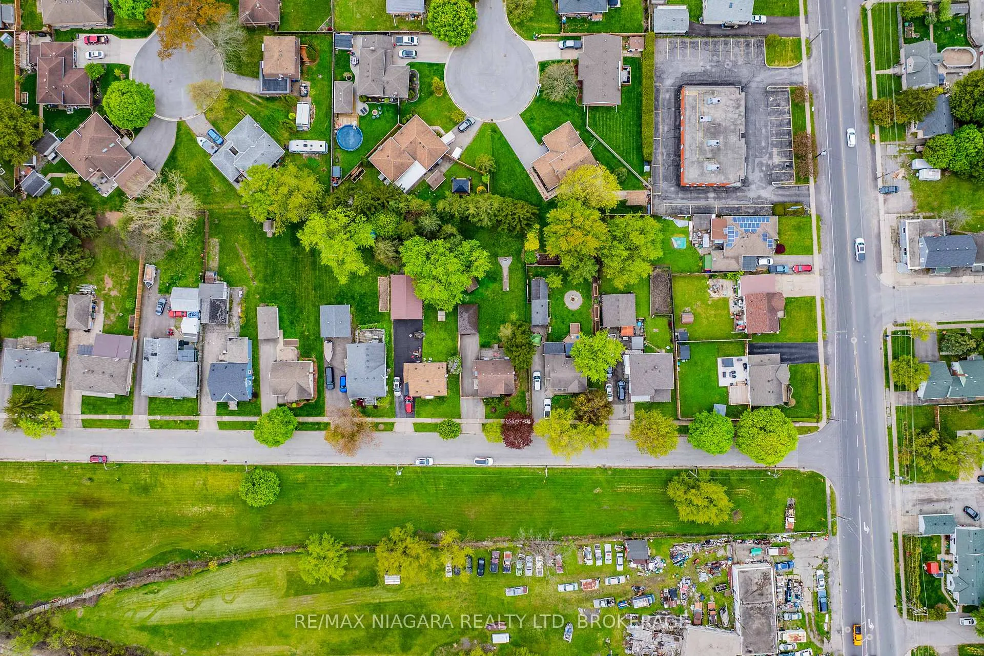 Photo 23 of 5 Verne Avenue, Welland, Broadway — HOMEH