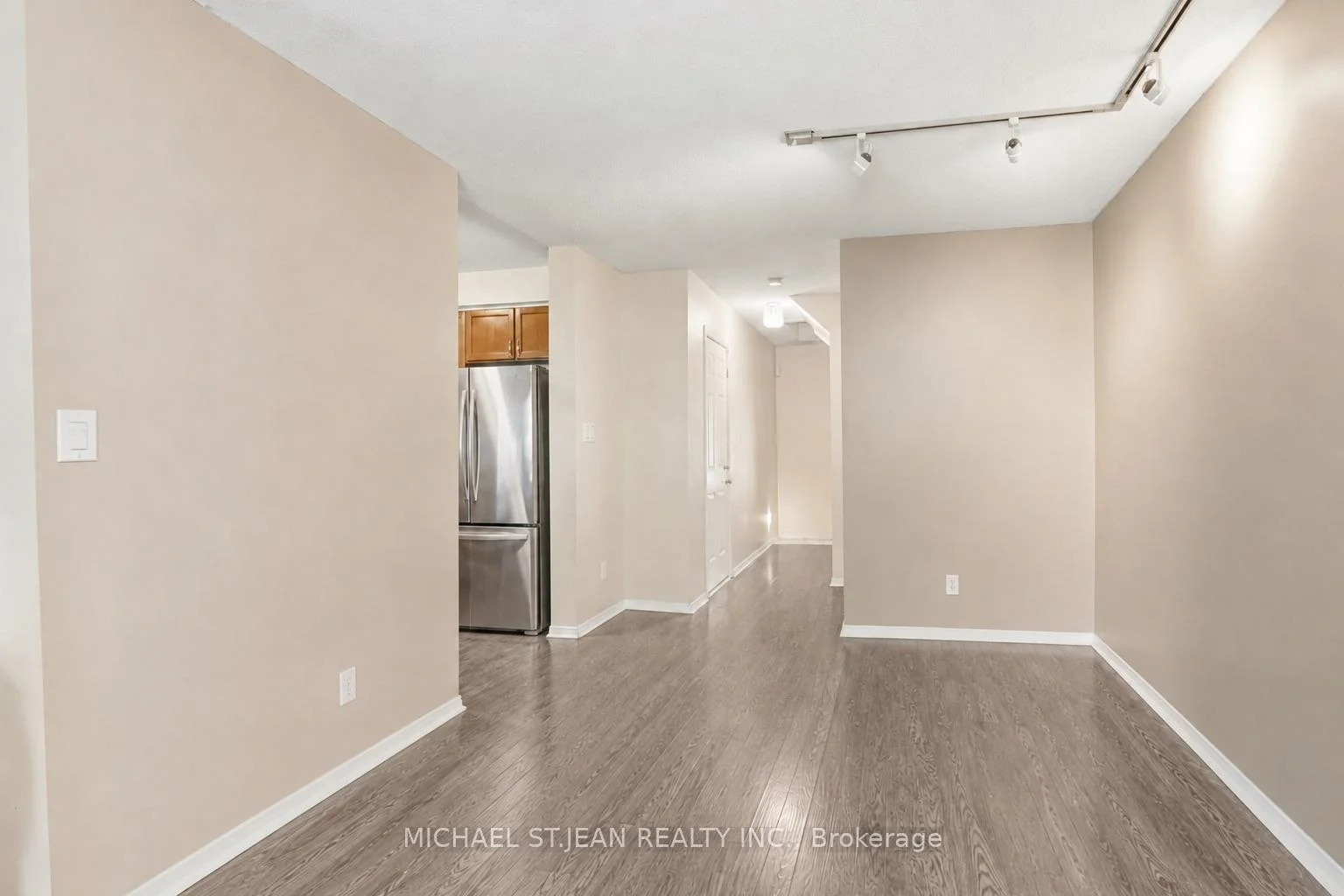 Photo 9 of Unit 2, 565 Rymal Road E, Hamilton, Butler — HOMEH