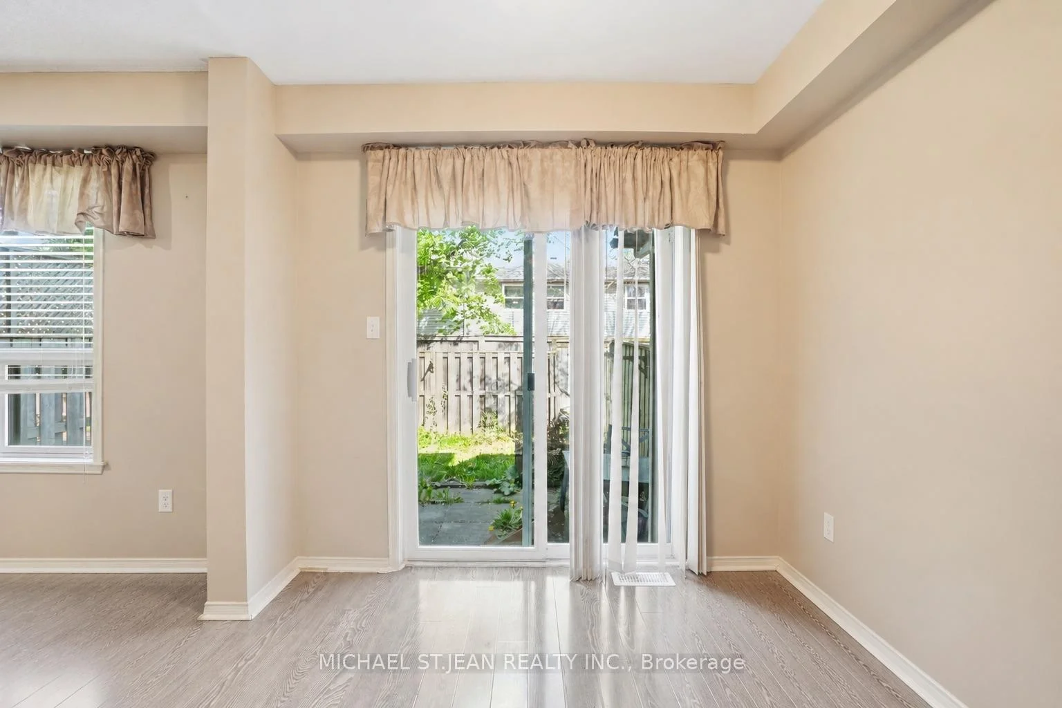 Photo 16 of Unit 2, 565 Rymal Road E, Hamilton, Butler — HOMEH