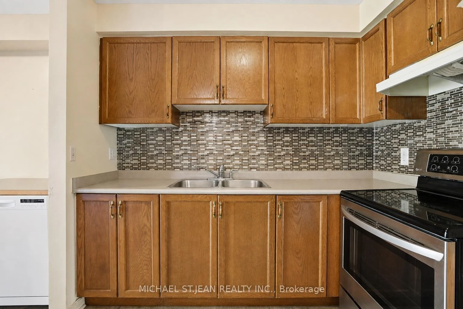 Photo 21 of Unit 2, 565 Rymal Road E, Hamilton, Butler — HOMEH