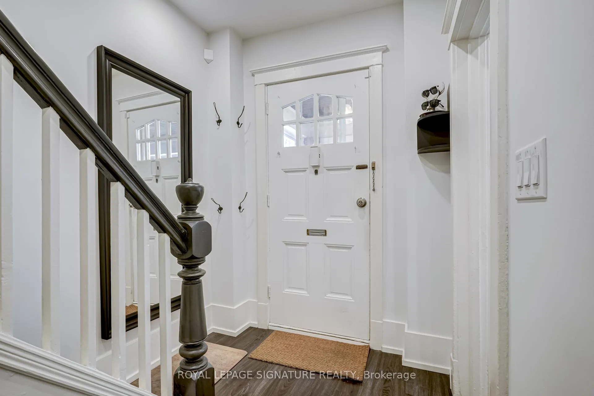 Photo 4 of 108 Wheatfield Road, Etobicoke, Mimico — HOMEH