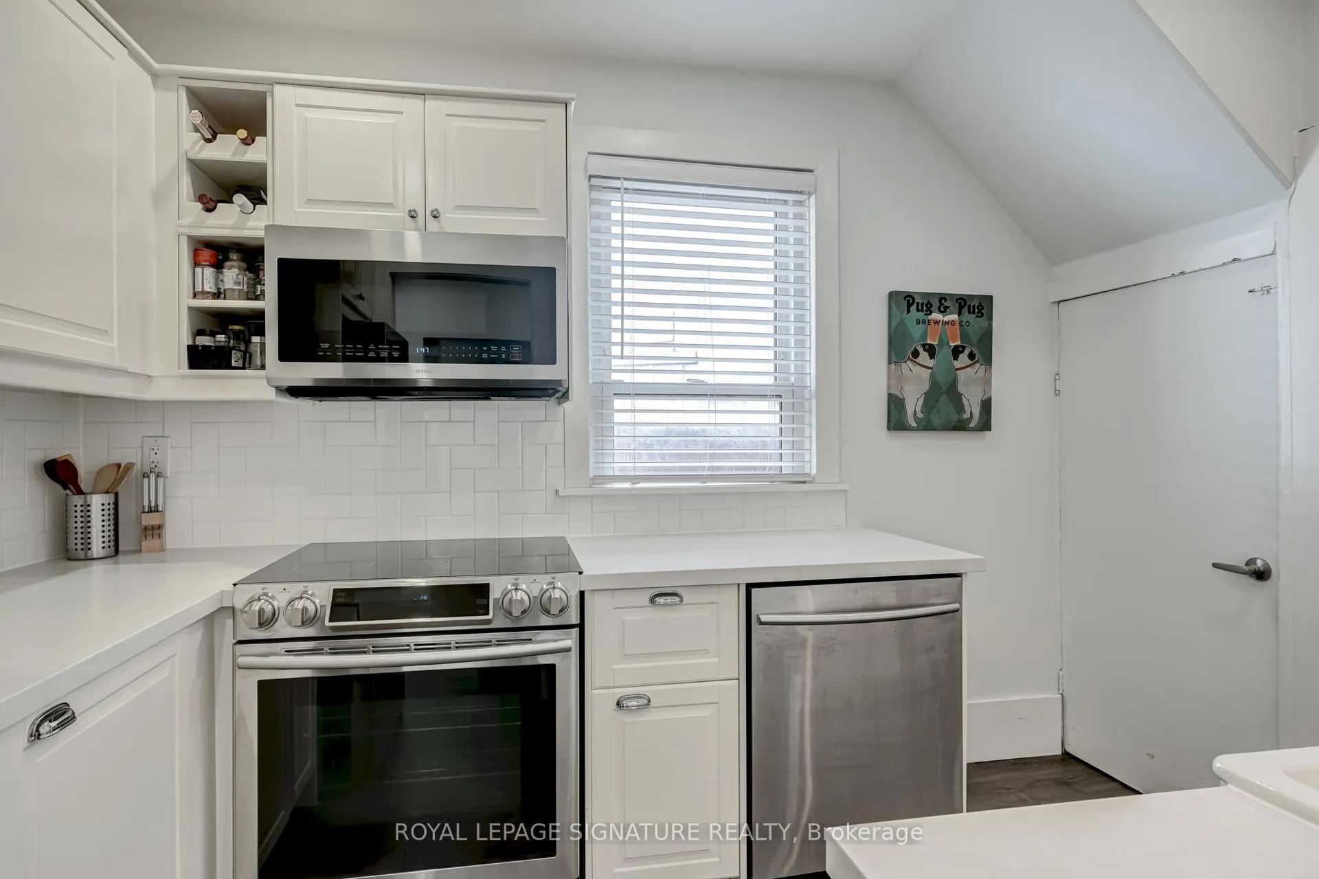 Photo 9 of 108 Wheatfield Road, Etobicoke, Mimico — HOMEH