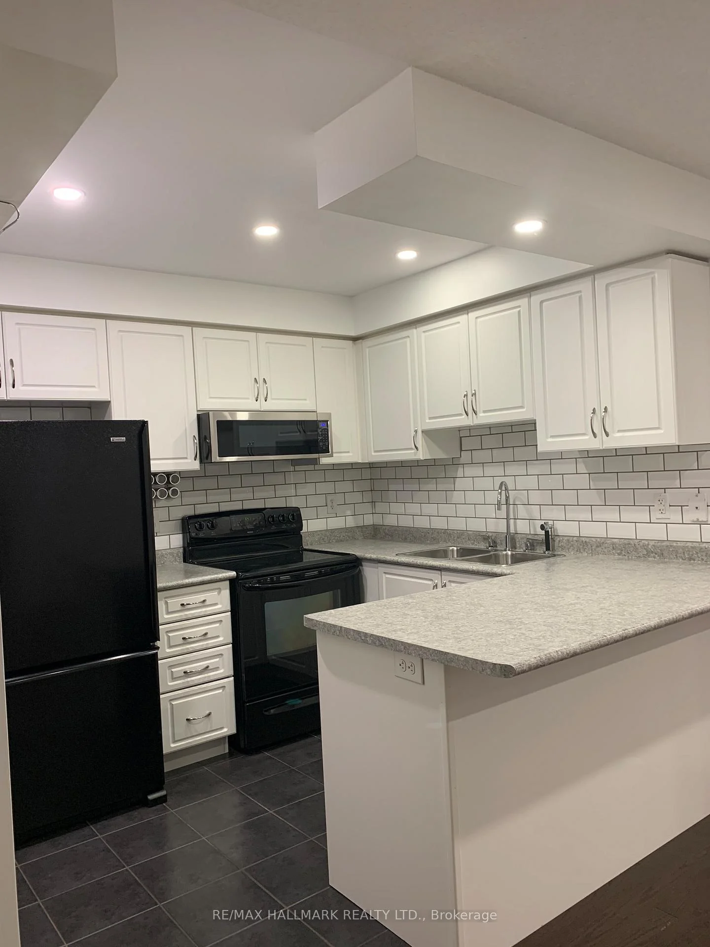 Photo 16 of 10 Linnell Street, Ajax, Central East — HOMEH