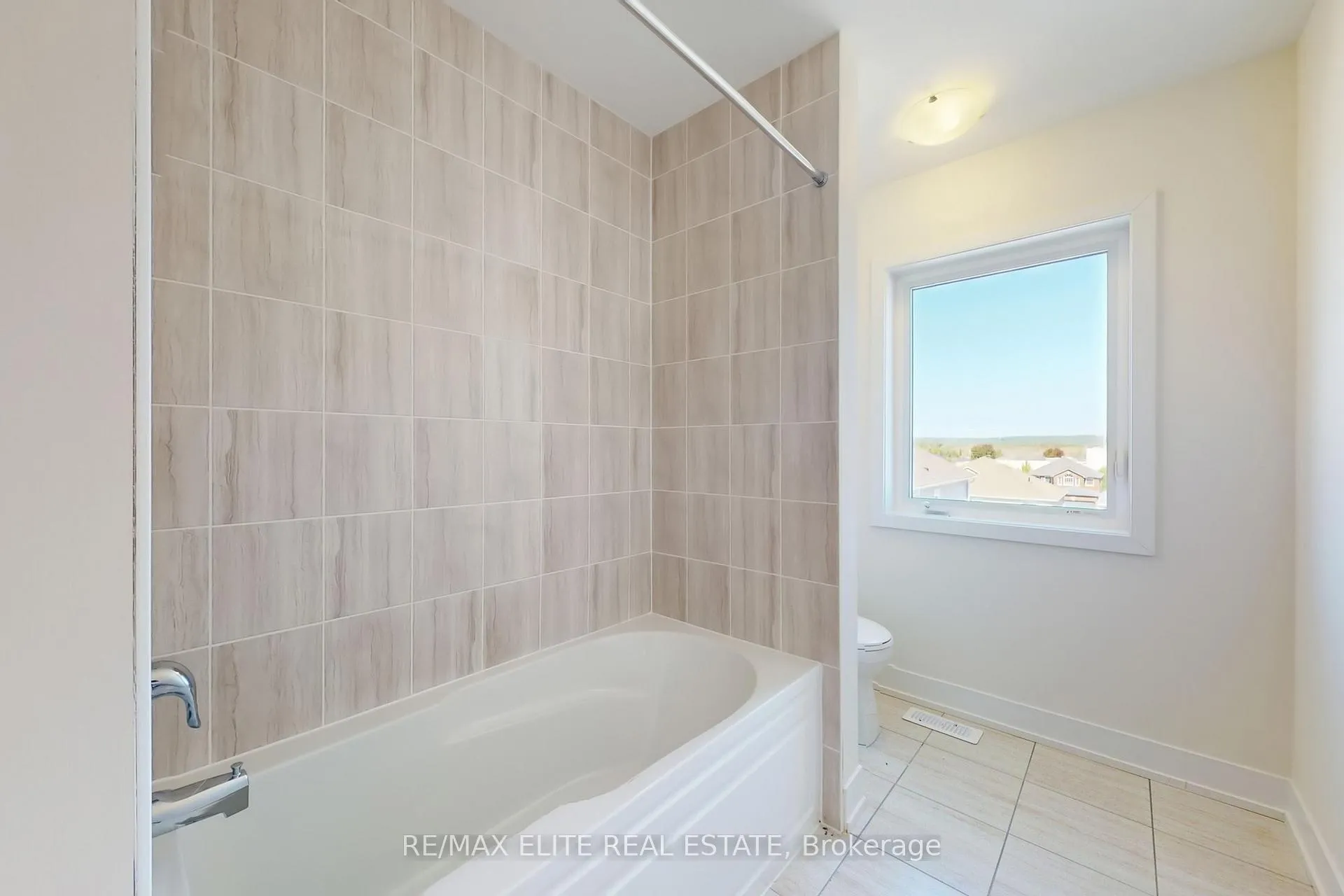 Photo 35 of lot 13 Hampton Lane, Barrie, Ardagh — HOMEH