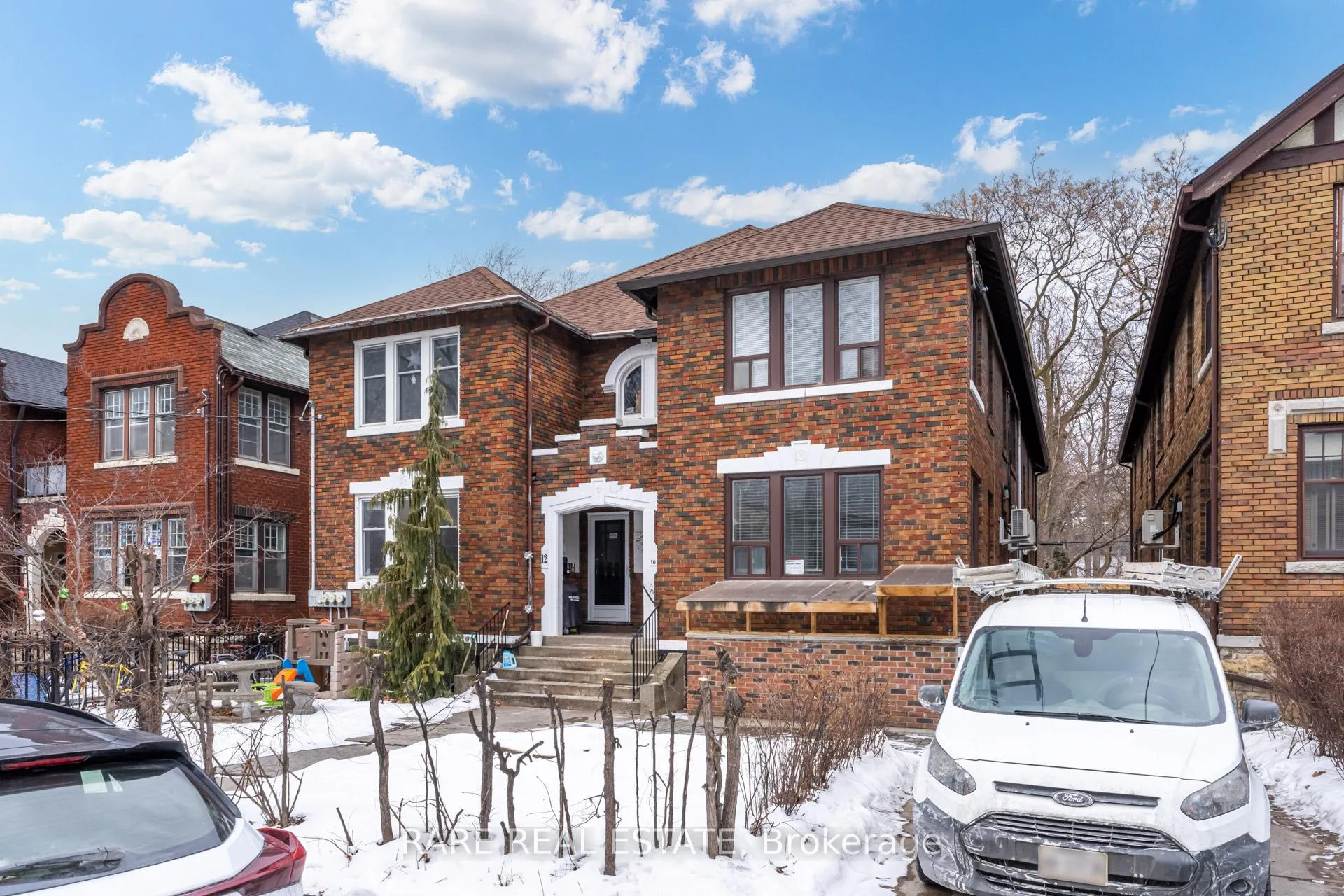 Photo 1 of Unit Main, 10 Castleview Avenue, Toronto, Casa Loma — HOMEH