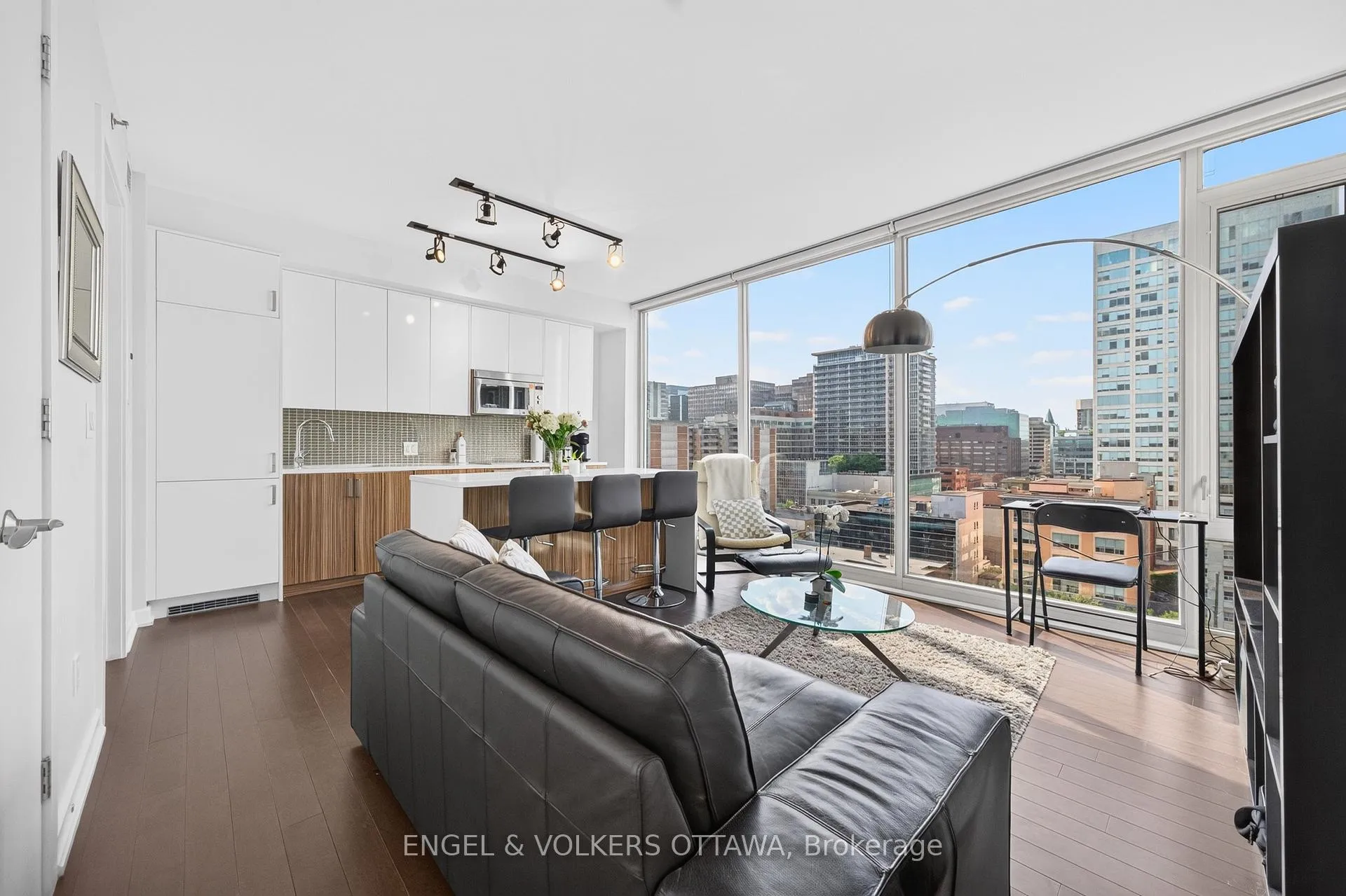 Photo 3 of Unit 1011, 300 Lisgar Street, Ottawa, Ottawa Centre — HOMEH