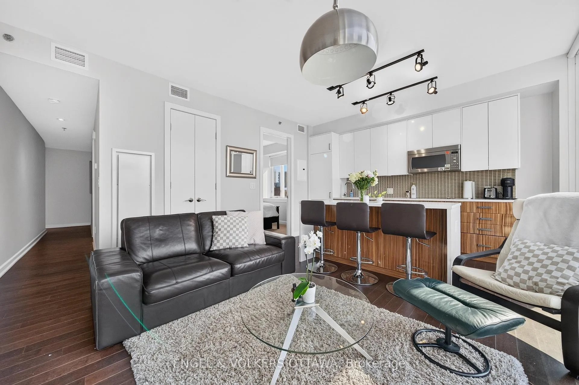 Photo 4 of Unit 1011, 300 Lisgar Street, Ottawa, Ottawa Centre — HOMEH