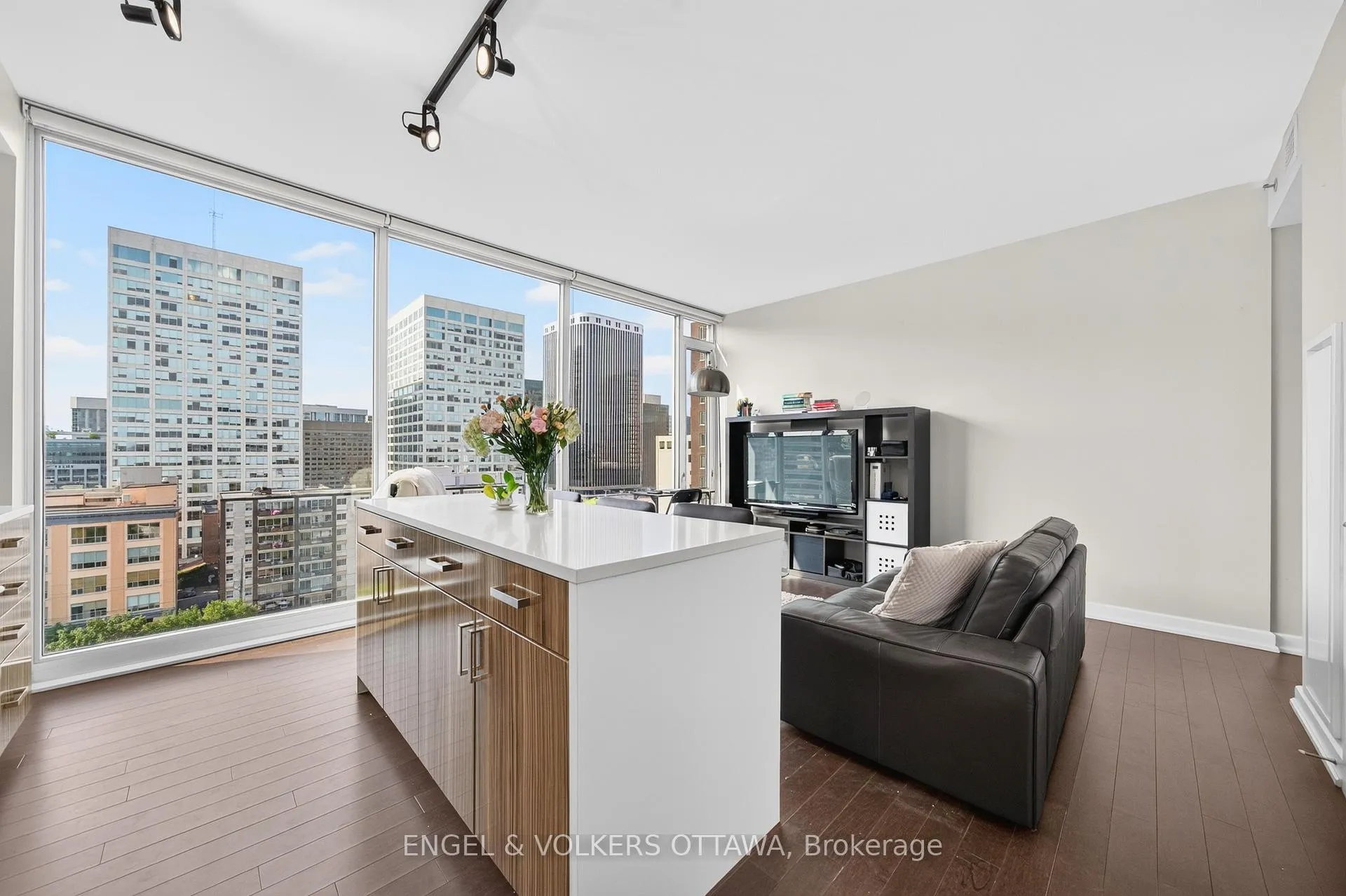 Photo 8 of Unit 1011, 300 Lisgar Street, Ottawa, Ottawa Centre — HOMEH