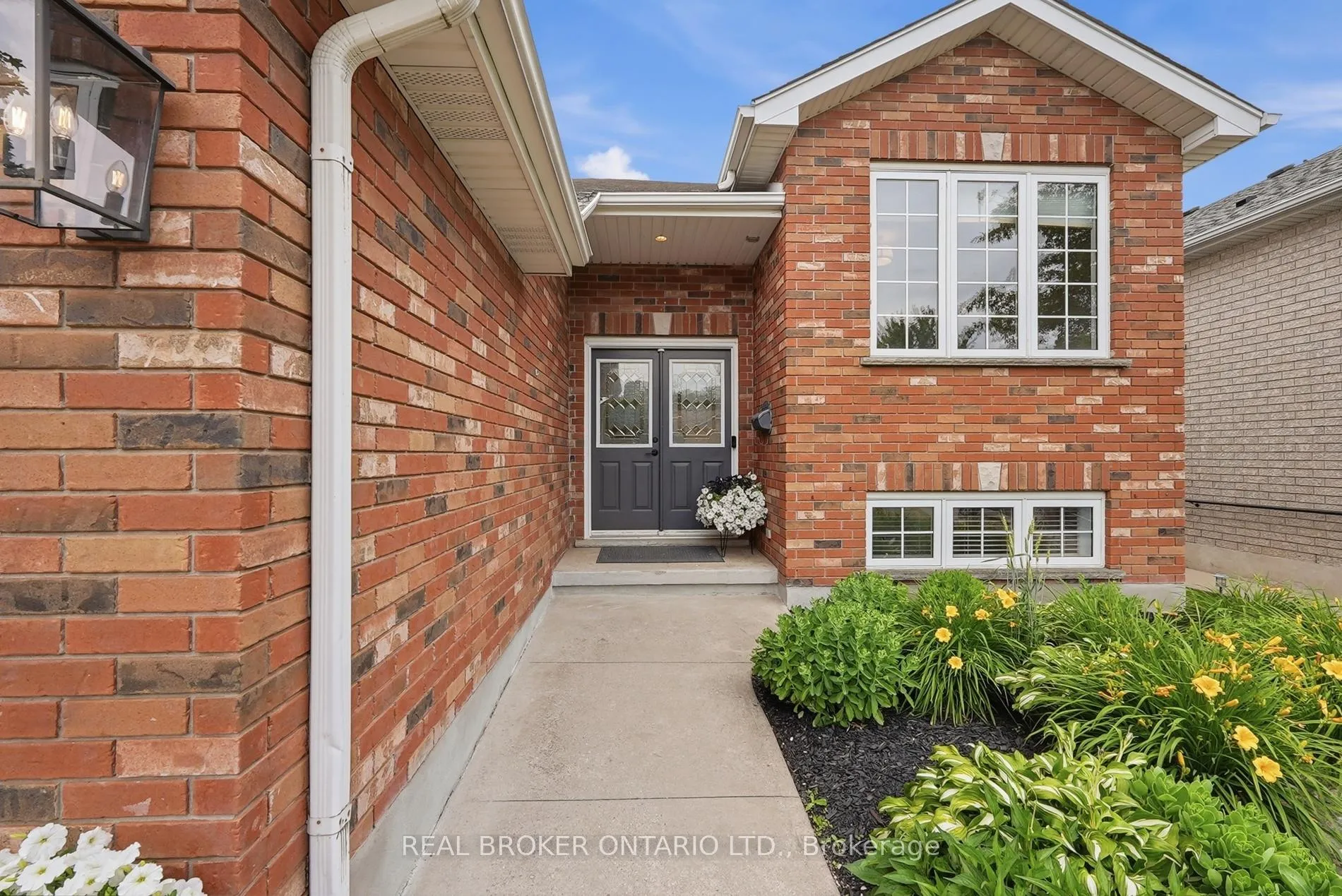 Photo 3 of 105 Harwood Road, Cambridge — HOMEH
