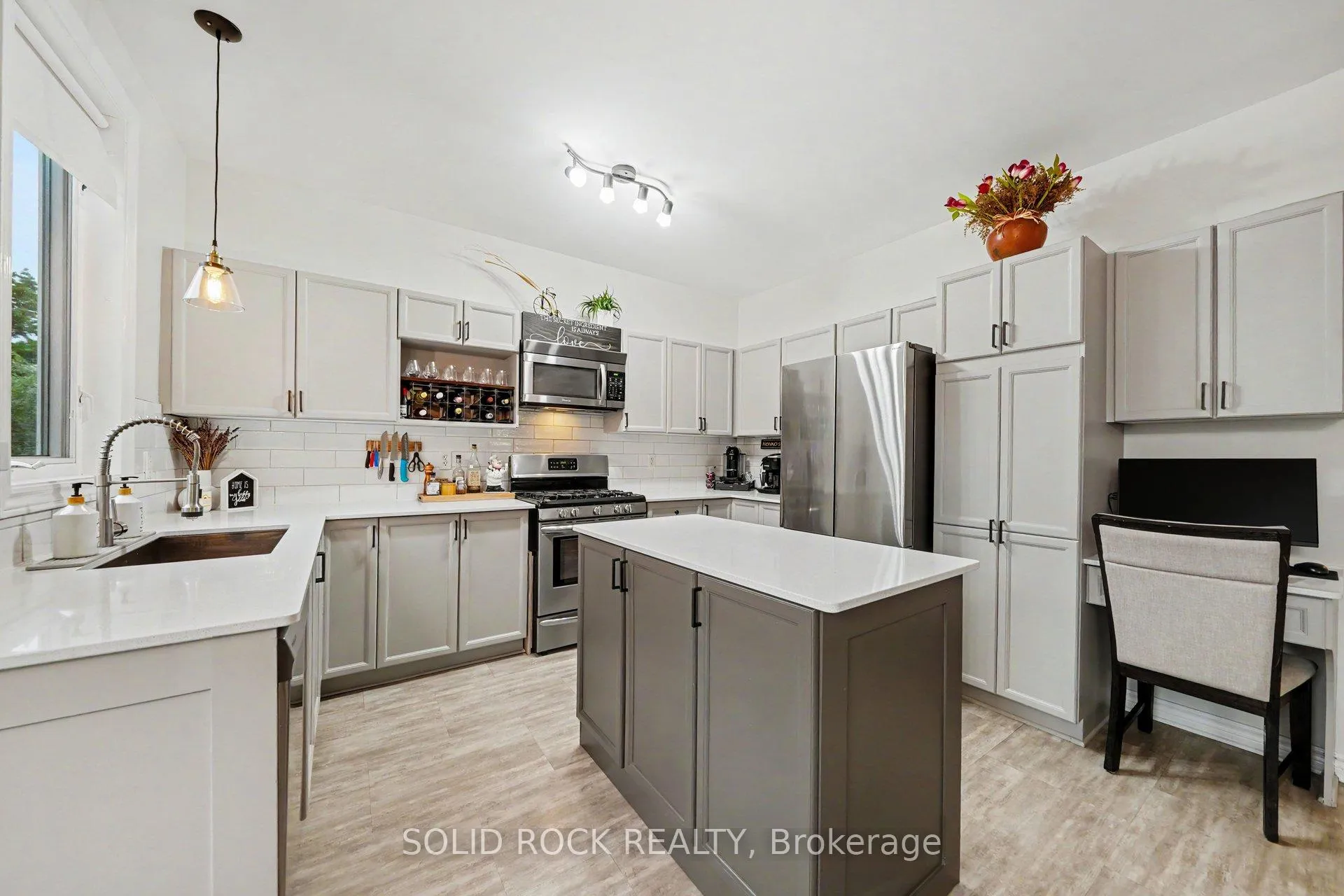 Photo 15 of 737 Vermillion Drive, Ottawa, Riverside South/Gloucester Glen — HOMEH
