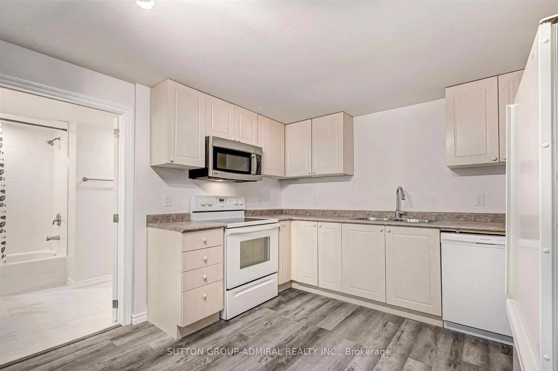 Photo 5 of Unit Bsmnt, 25 Strike Avenue, Clarington, Bowmanville — HOMEH