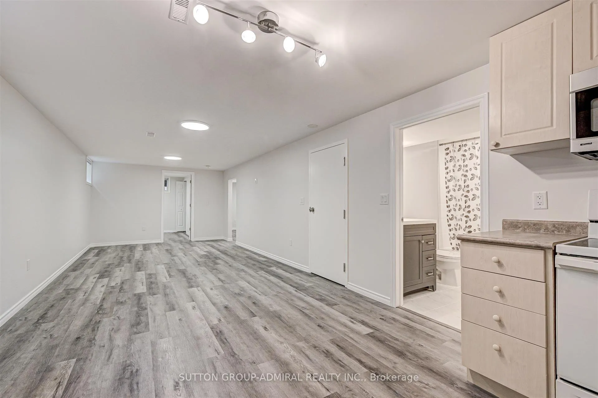 Photo 8 of Unit Bsmnt, 25 Strike Avenue, Clarington, Bowmanville — HOMEH