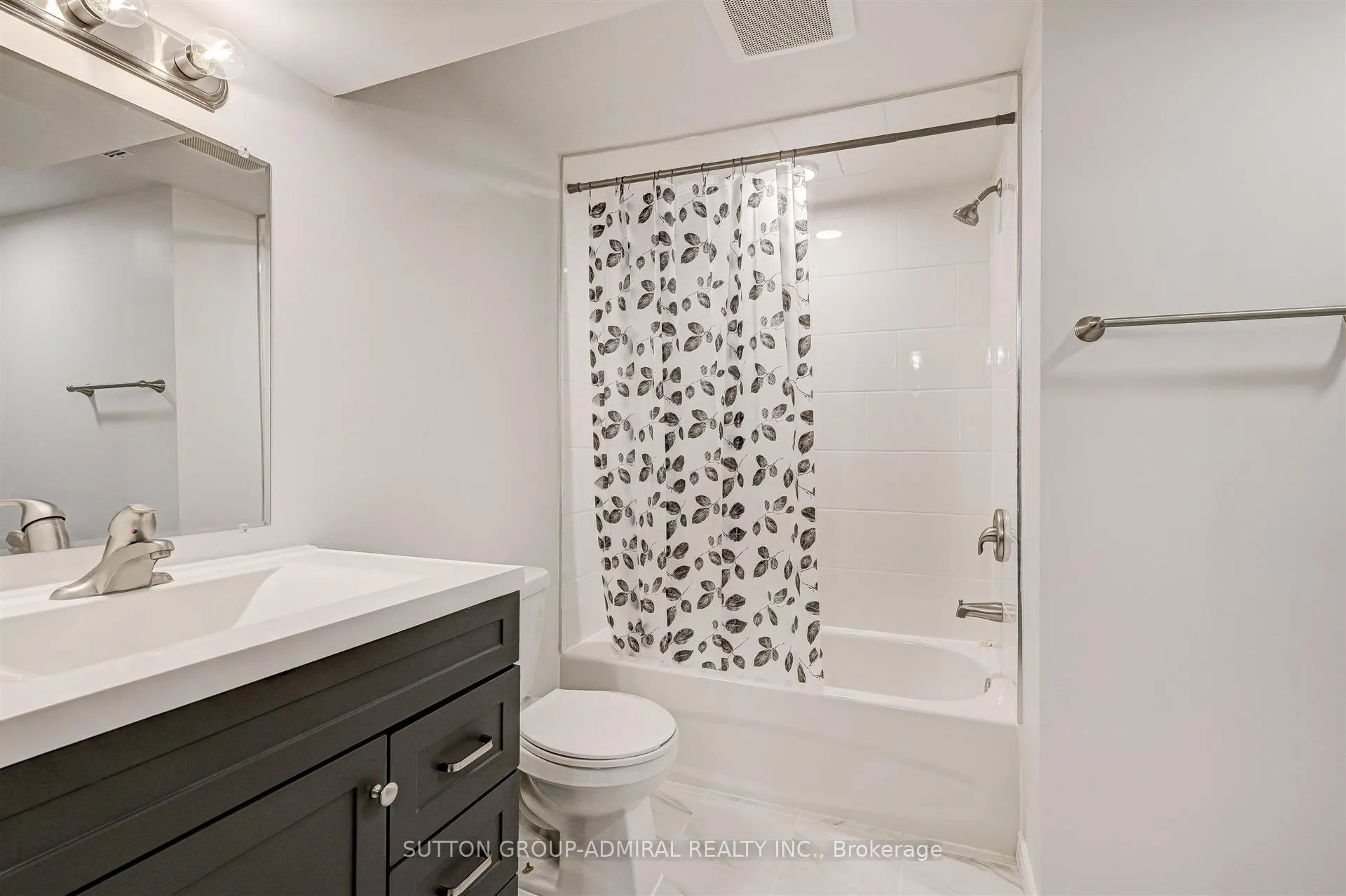 Photo 10 of Unit Bsmnt, 25 Strike Avenue, Clarington, Bowmanville — HOMEH