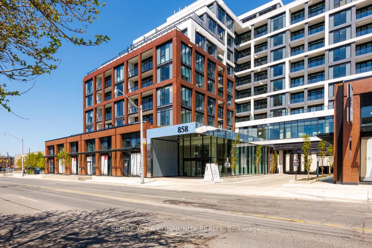 Front of Unit 823, 858 Dupont Street