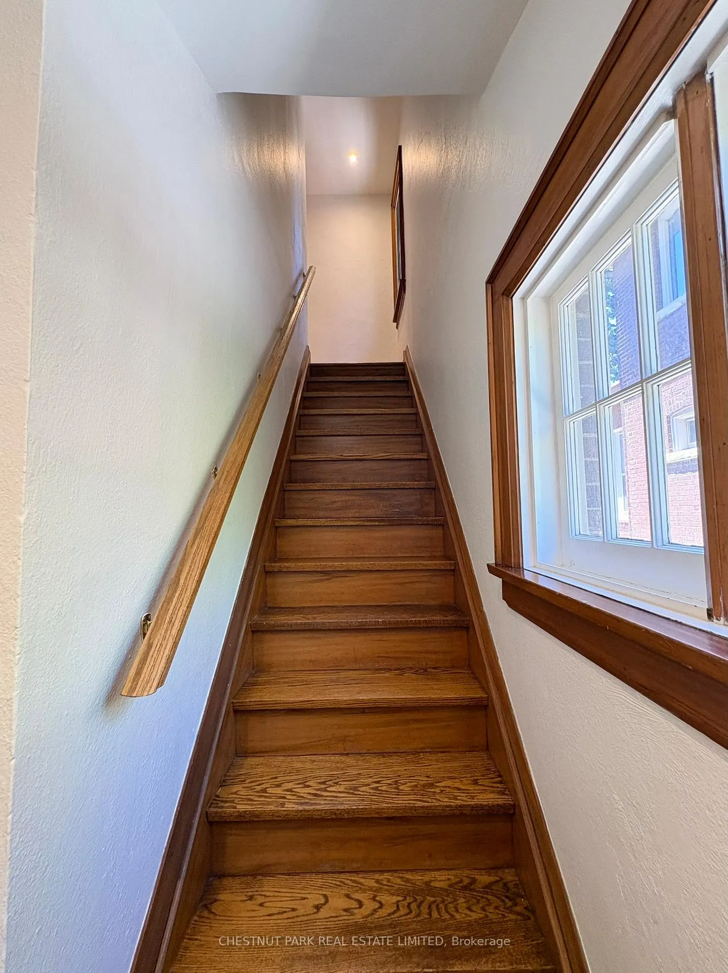 Photo 3 of 18 Servington Crescent, Toronto, Mount Pleasant West — HOMEH