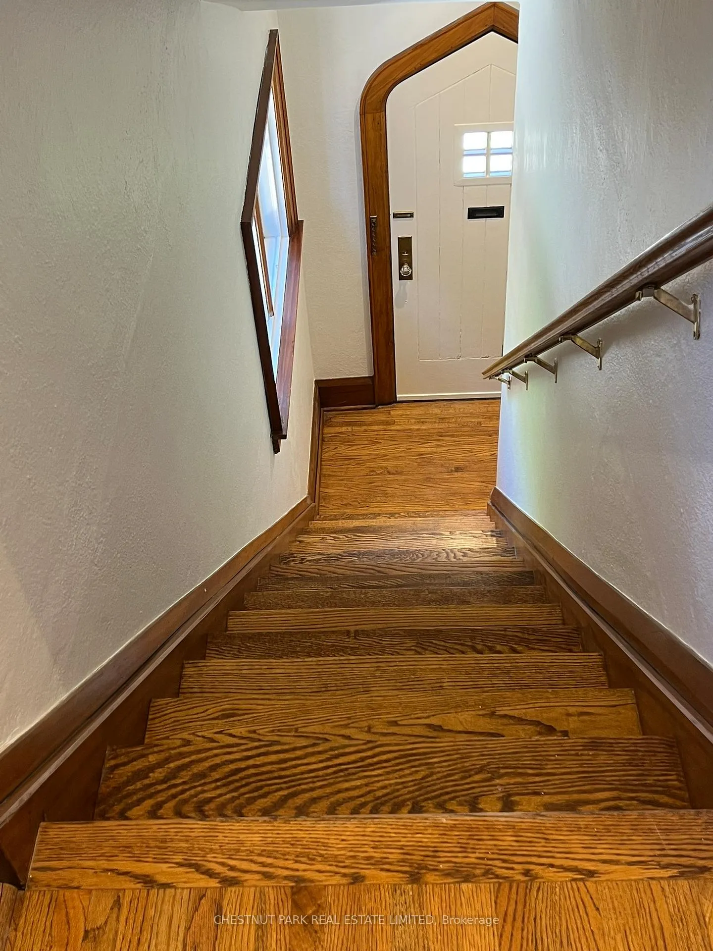 Photo 4 of 18 Servington Crescent, Toronto, Mount Pleasant West — HOMEH