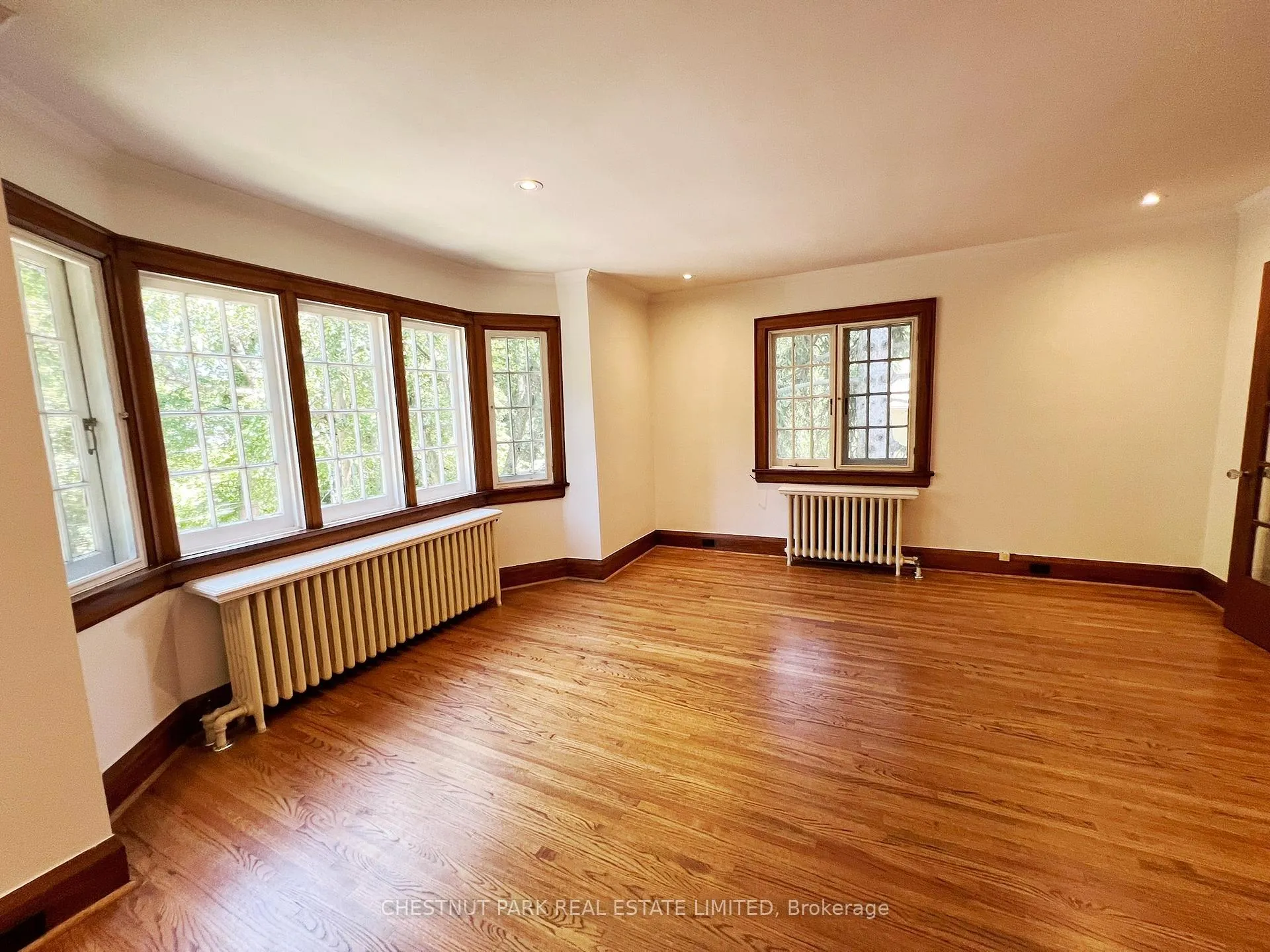 Photo 9 of 18 Servington Crescent, Toronto, Mount Pleasant West — HOMEH