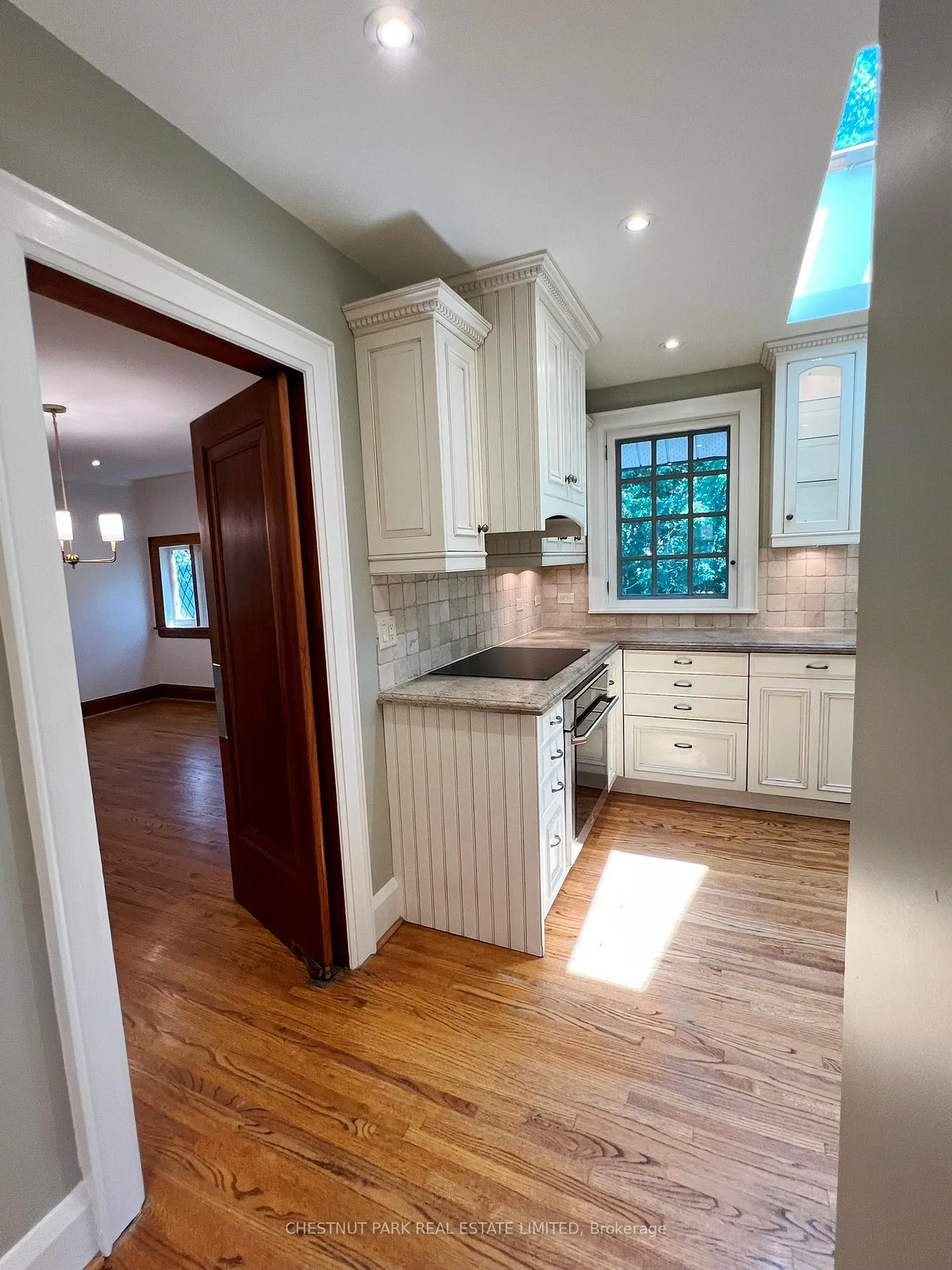 Photo 15 of 18 Servington Crescent, Toronto, Mount Pleasant West — HOMEH