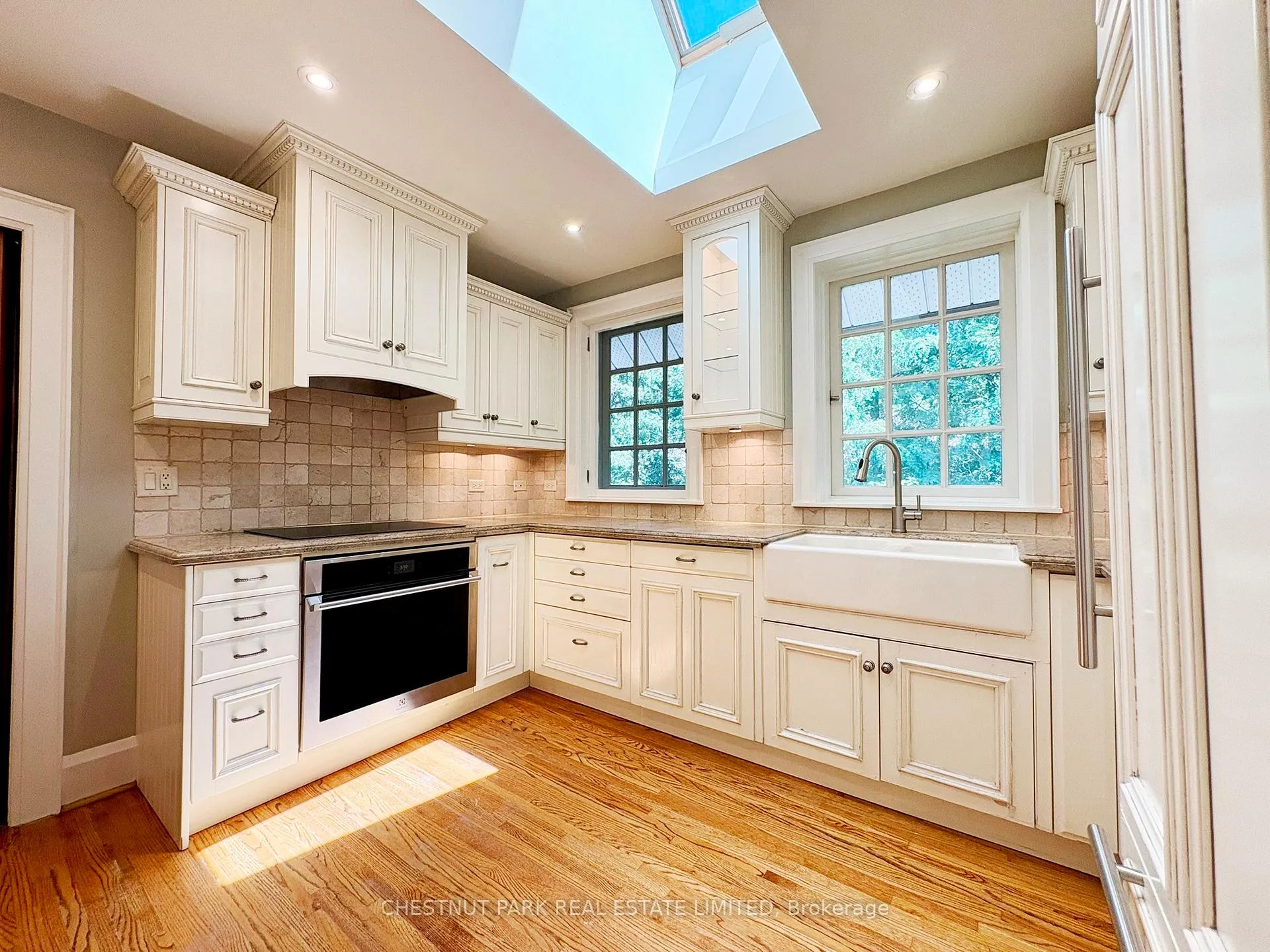 Photo 26 of 18 Servington Crescent, Toronto, Mount Pleasant West — HOMEH
