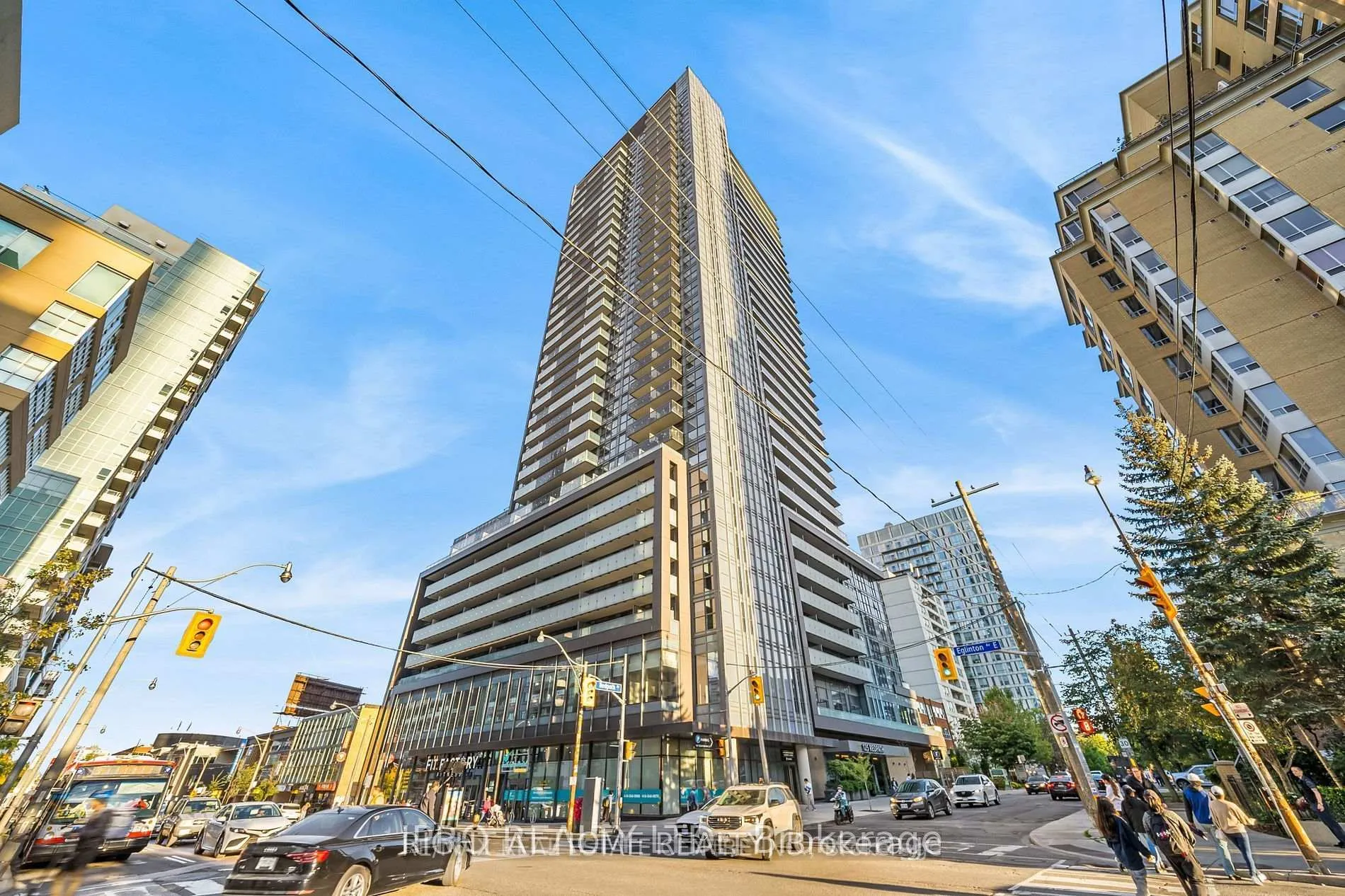 Photo 2 of Unit 2409, 125 Redpath Avenue, Toronto, Mount Pleasant West — HOMEH