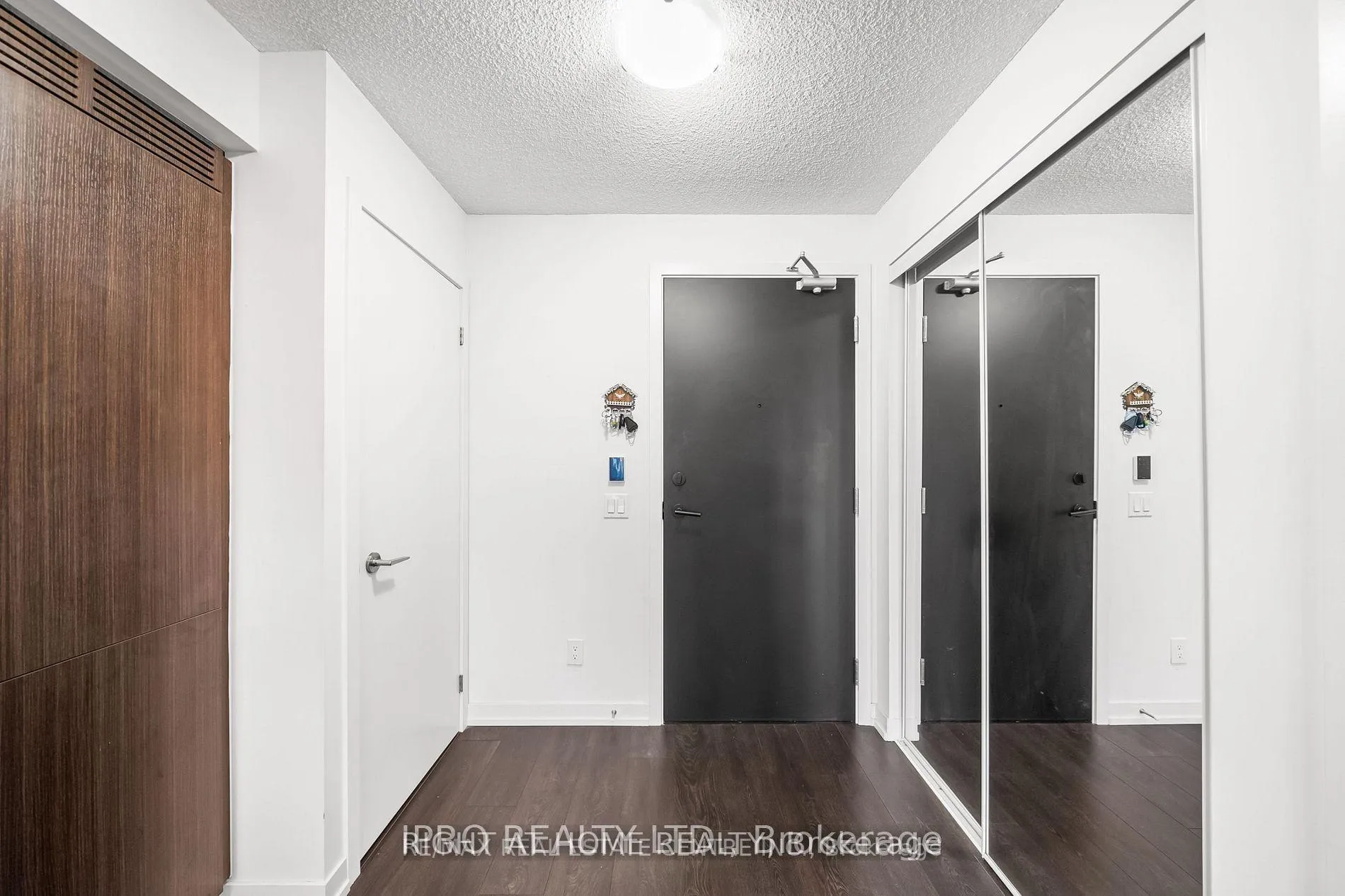 Photo 7 of Unit 2409, 125 Redpath Avenue, Toronto, Mount Pleasant West — HOMEH