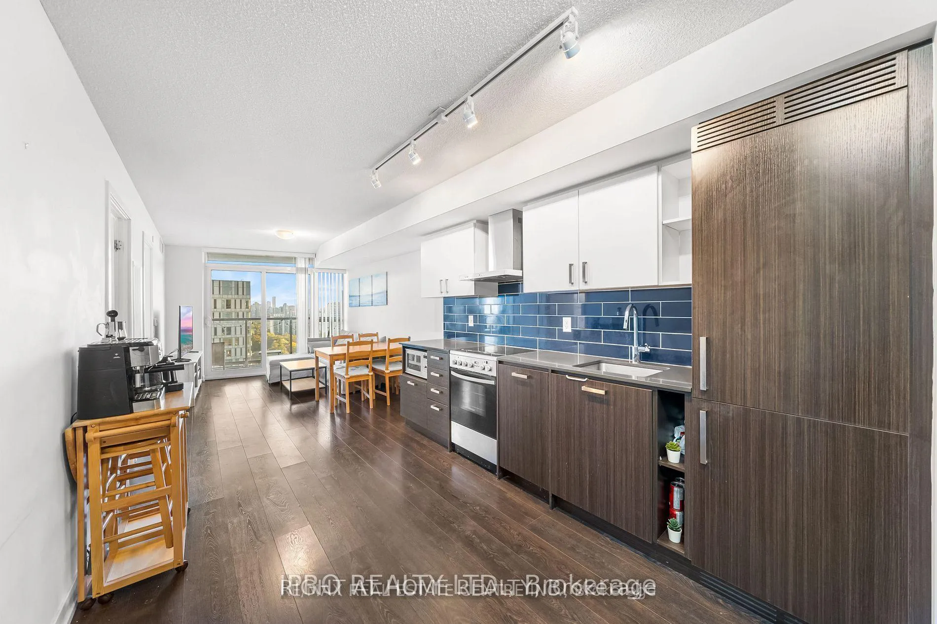 Photo 9 of Unit 2409, 125 Redpath Avenue, Toronto, Mount Pleasant West — HOMEH