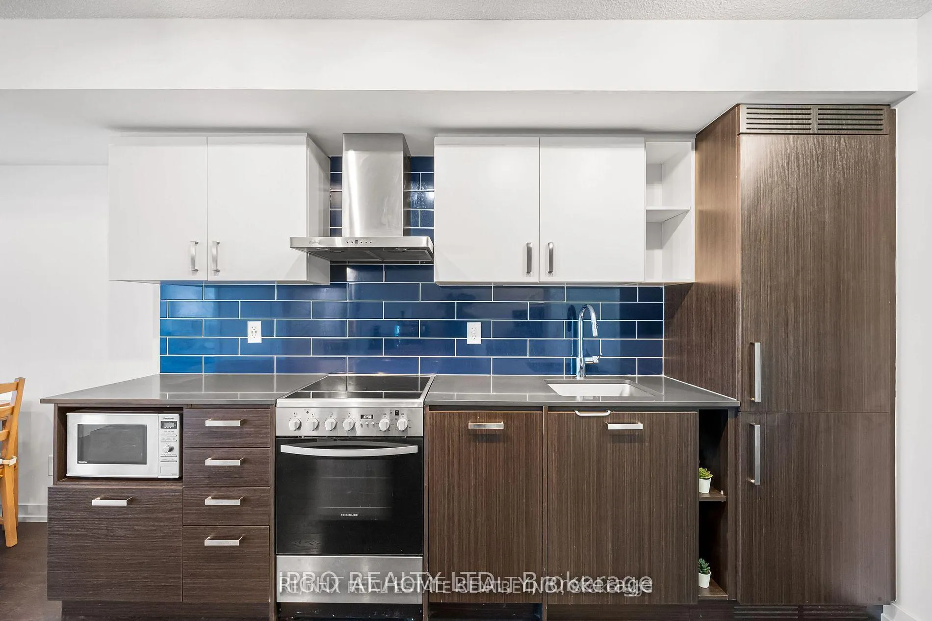 Photo 10 of Unit 2409, 125 Redpath Avenue, Toronto, Mount Pleasant West — HOMEH
