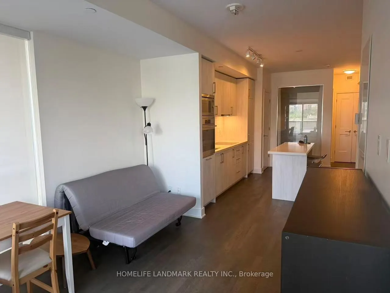 Photo 5 of Unit 806, 88 Cumberland St Street, Toronto, The Annex — HOMEH