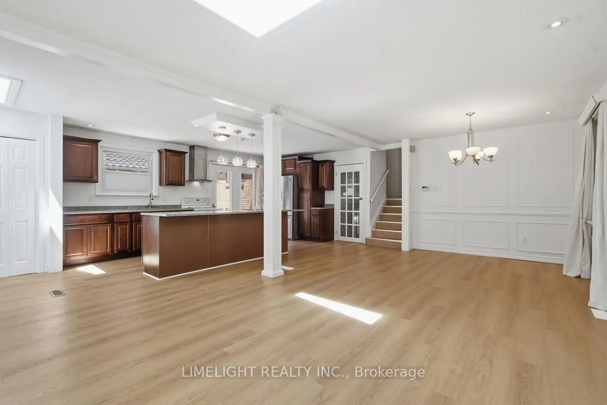 Photo 9 of 43 Cumberland Crescent, London, North G — HOMEH