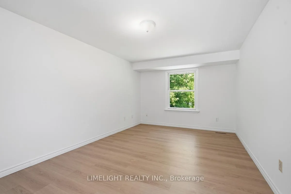 Photo 17 of 43 Cumberland Crescent, London, North G — HOMEH