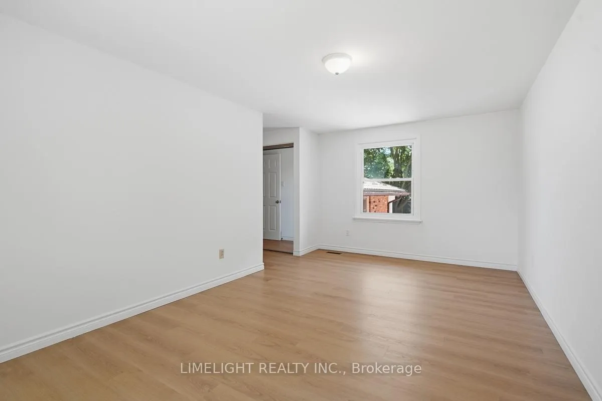 Photo 18 of 43 Cumberland Crescent, London, North G — HOMEH