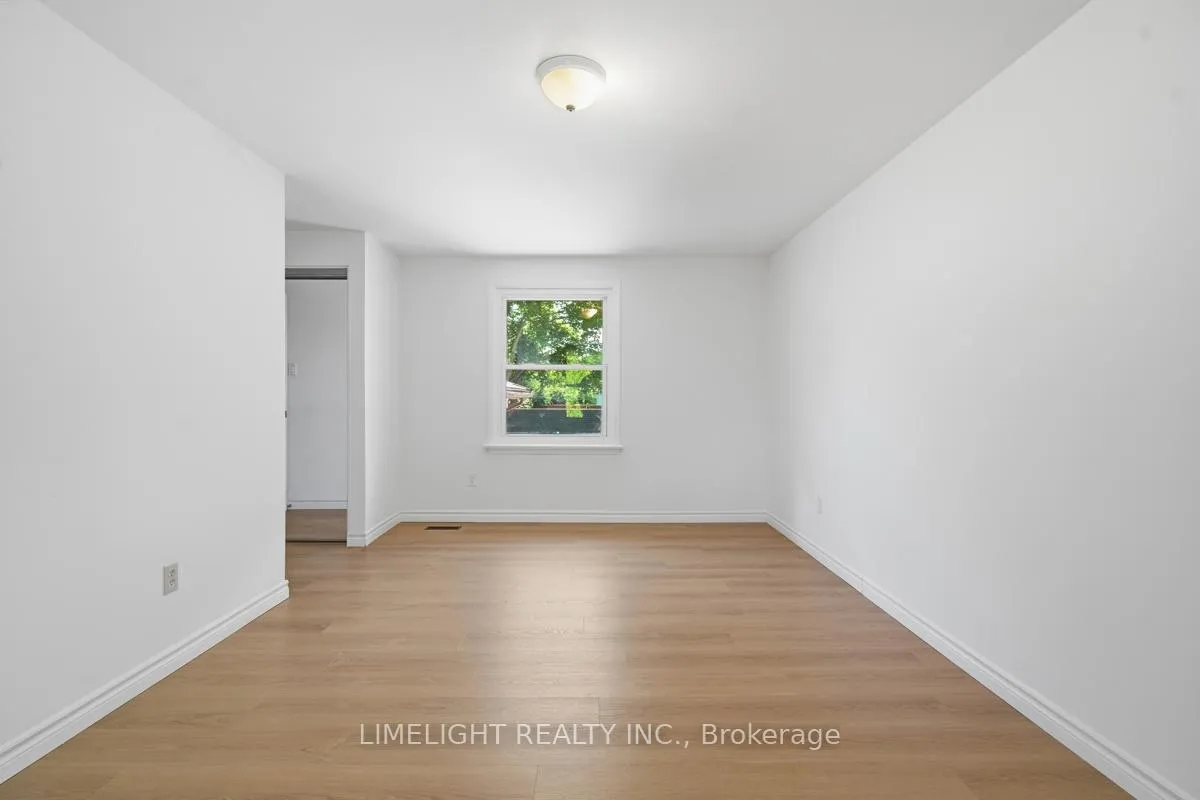 Photo 19 of 43 Cumberland Crescent, London, North G — HOMEH